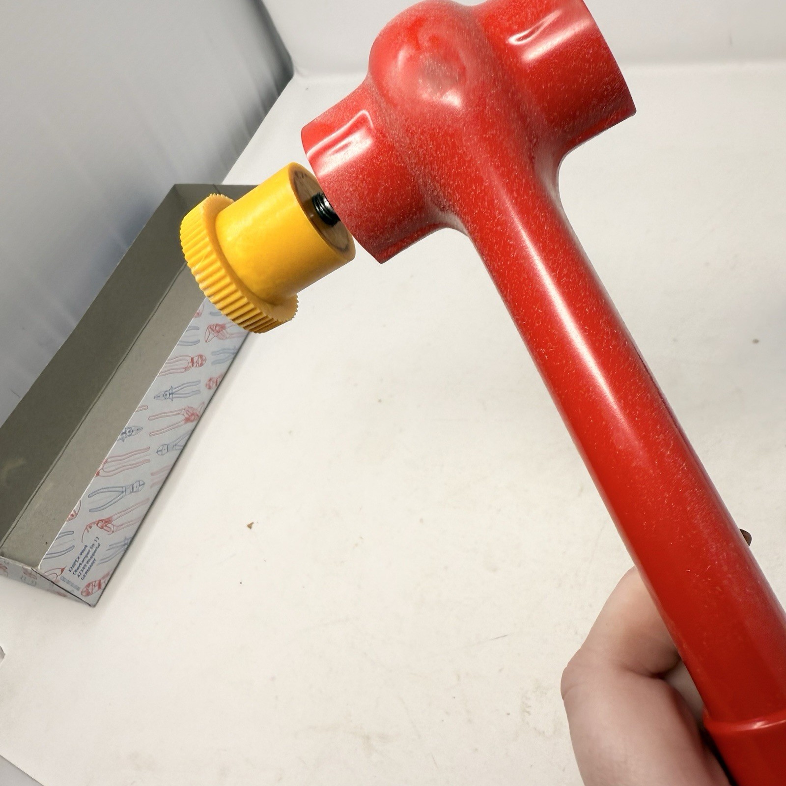 Knipex 98 42, 10 3/4″ Reversible Ratchet, 265mm Drive-1000V Insulated