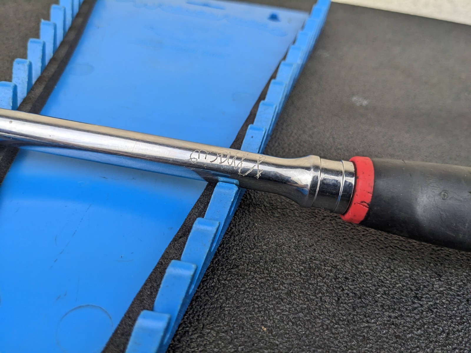 #bo851 Snap On Tools 3/8” Drive 12″ Soft Grip Red Long Handle Ratchet FHL80