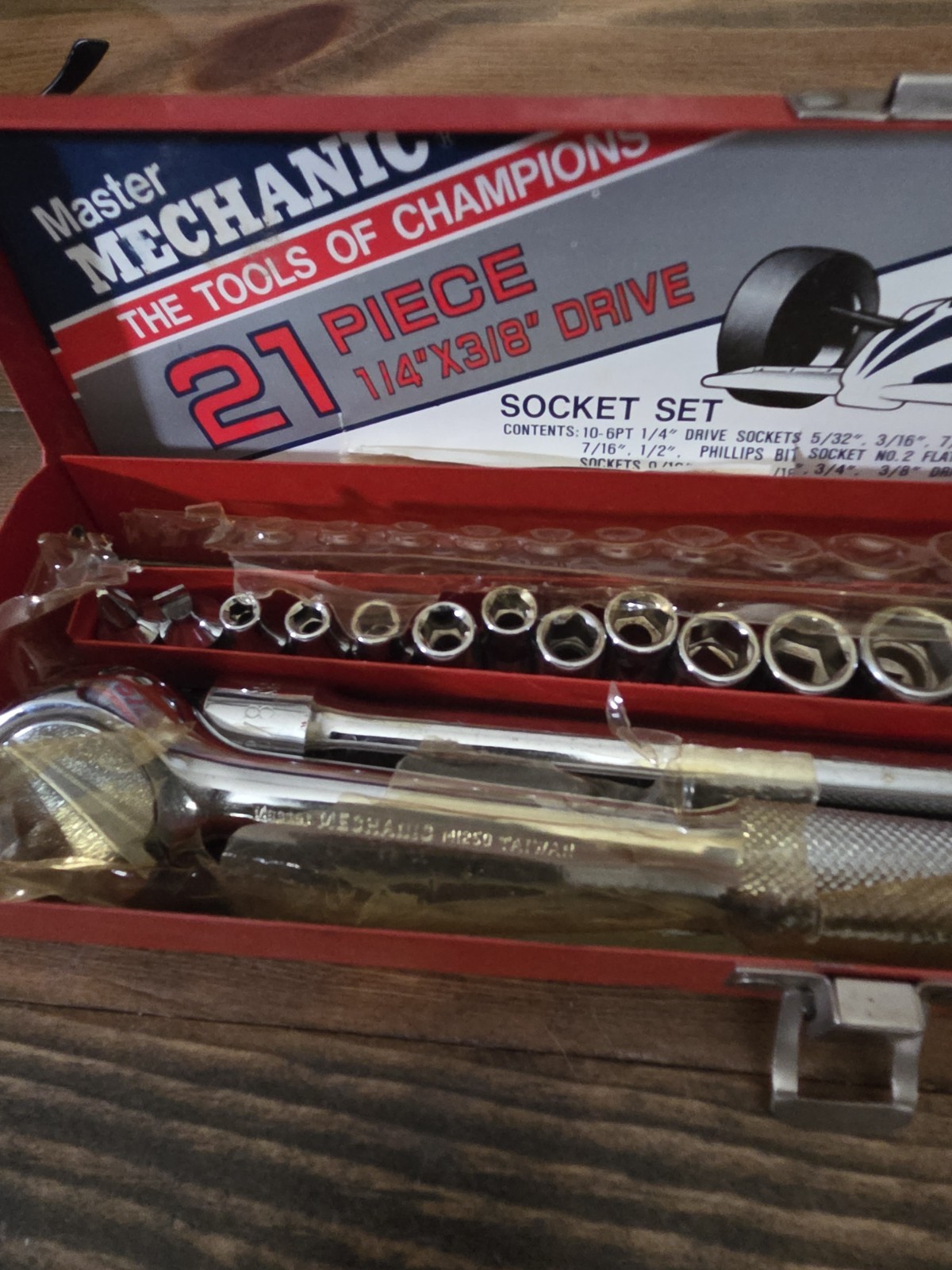 Vintage 21 Piece Socket Set-True Value