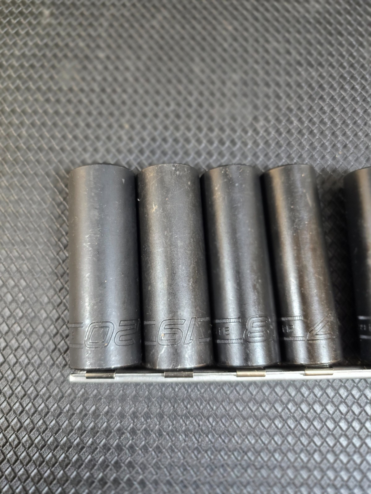 CAT 11pc 1/2″ Drive Metric Deep Impact Socket Set 214-6643 Snap On