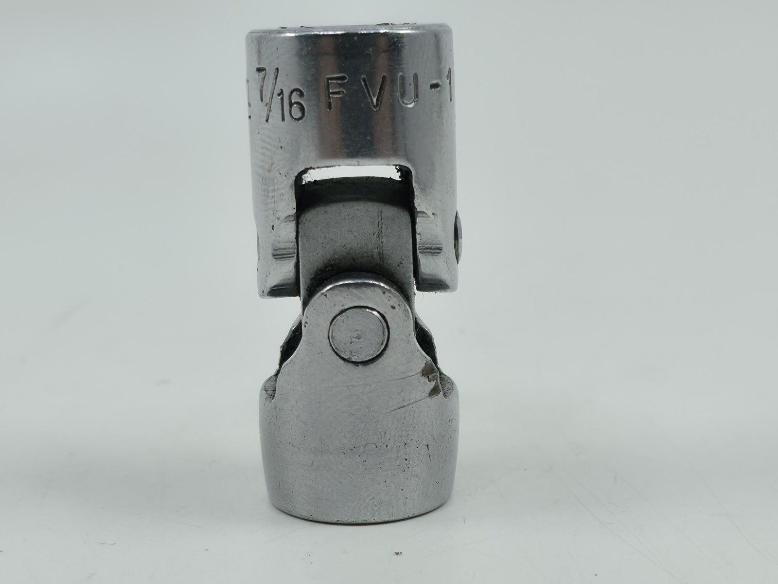 Snap On Tools 3/8″ Drive 7/16″ FVU14 12PT SAE Chrome Universal Swivel Socket