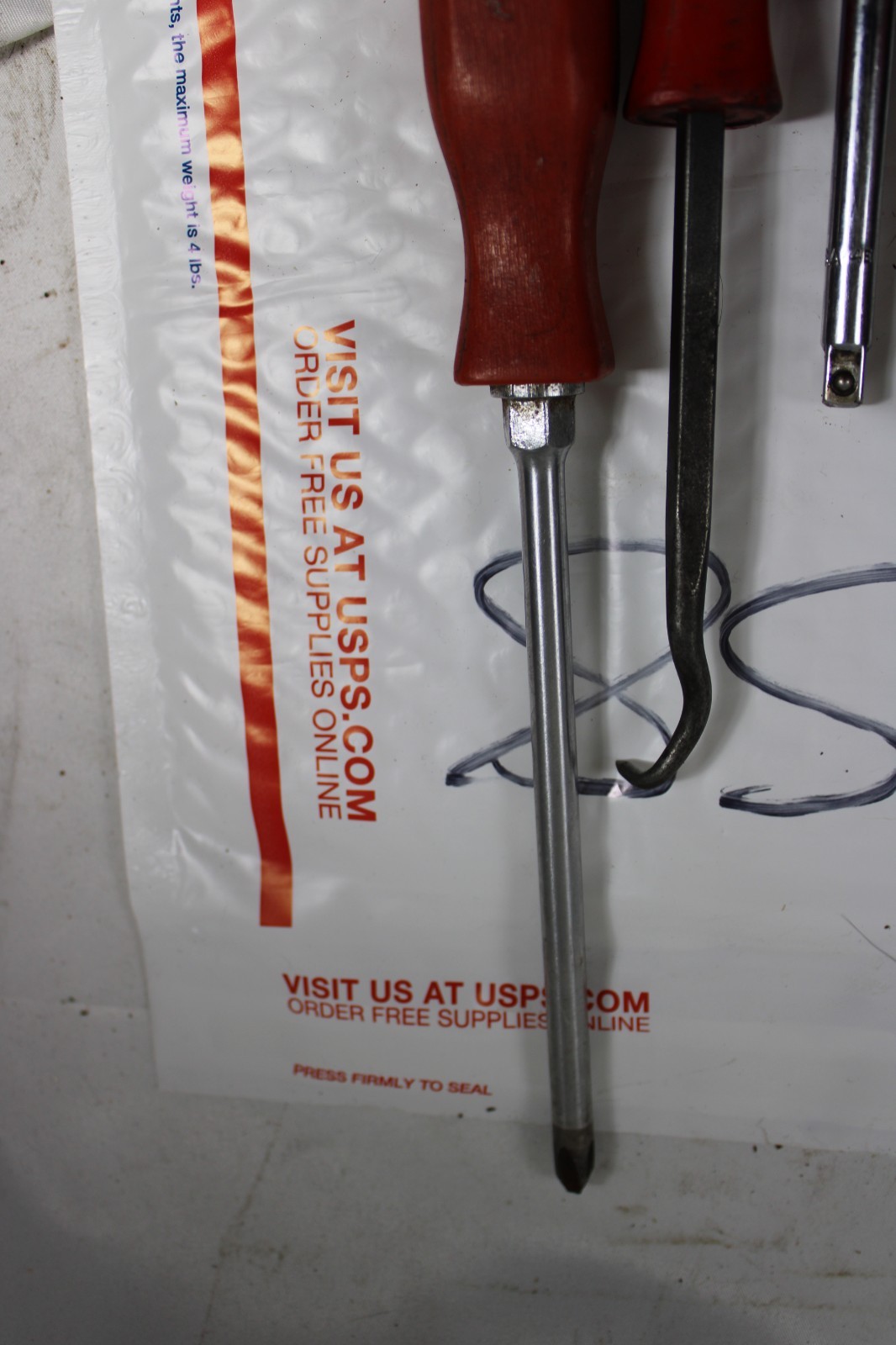 MAC TOOLS 7 PIECE ASSORTEDRED HARD HANDLE SCREWDRIVER LOT