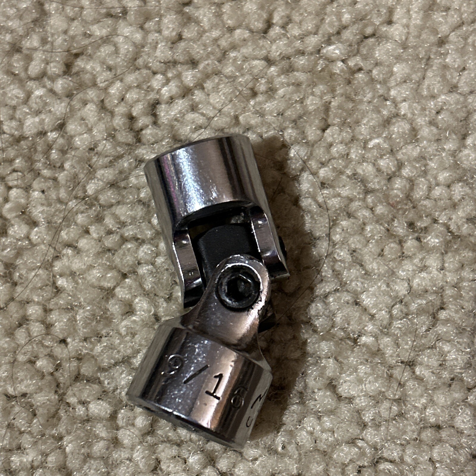 Mac Tools 3/8 Drive 9/16 6PT Swivel Socket XU186