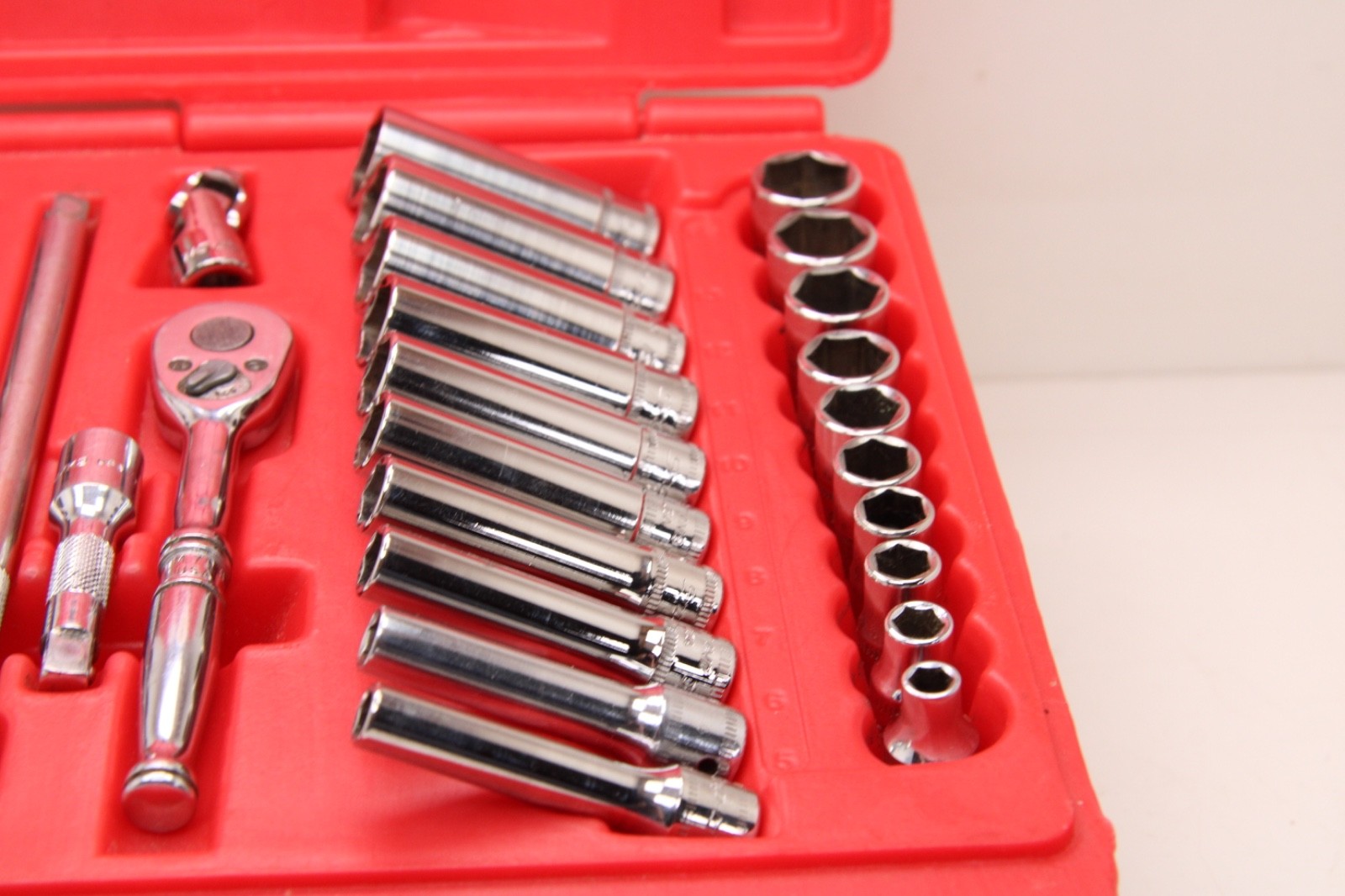 Snap-on 144TMPB 44 Piece 1/4″ Drive 6-Point Metric/ SAE General Service Set USA