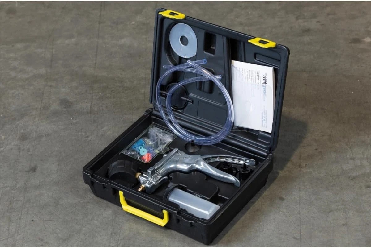 Silverline Elite Brake Clutch Bleeder Kit, Vacuum Pressure Tester, Universal …