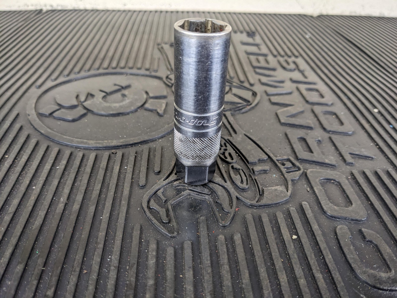 #bg275 Snap On Tools 3/8″ Drive 5/8″ Retention Spark Plug Socket S9706KR