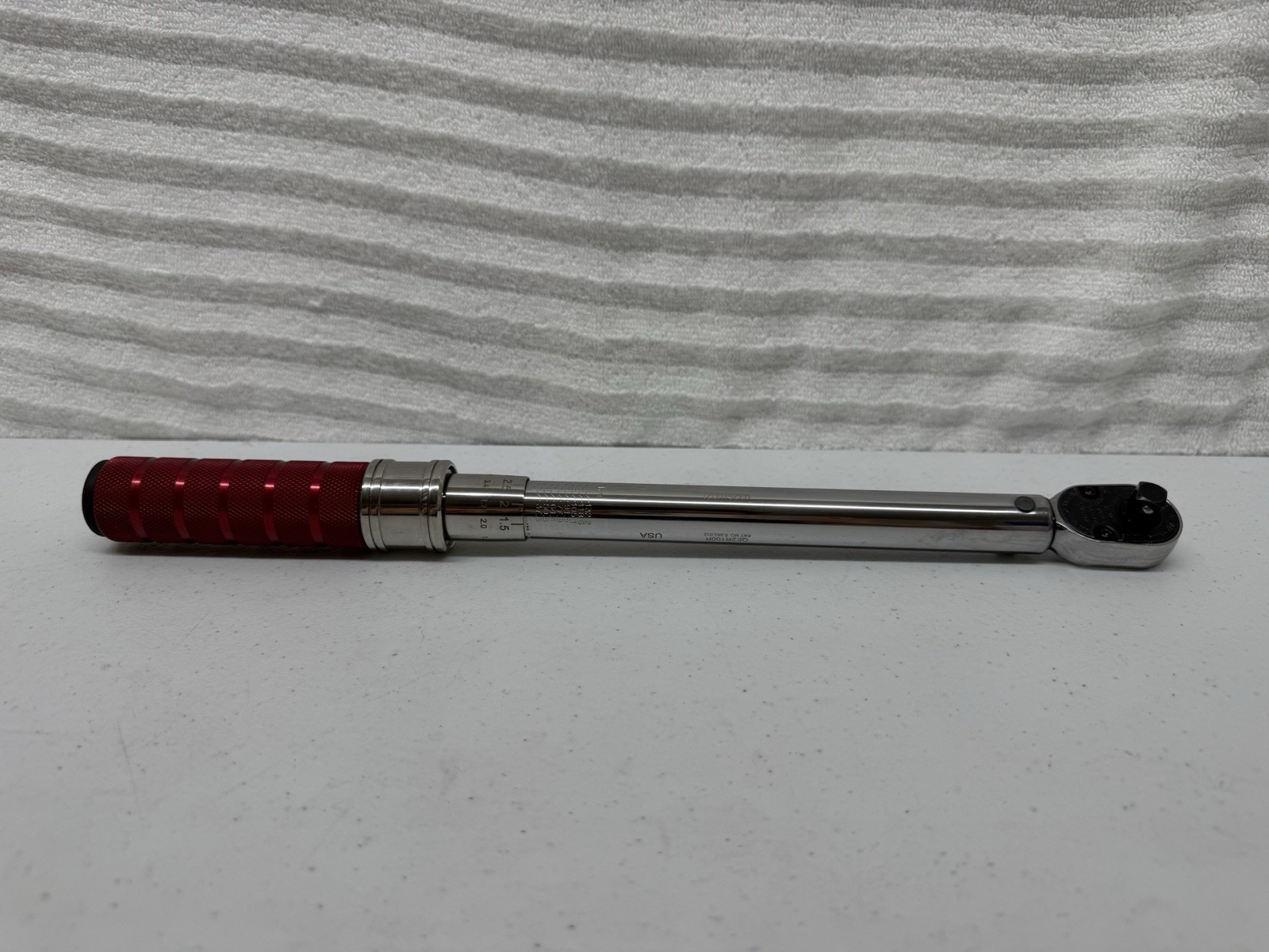 Snap On 3/8” Dr RED Adjustable Click Type Torque Wrench #QE2R100R