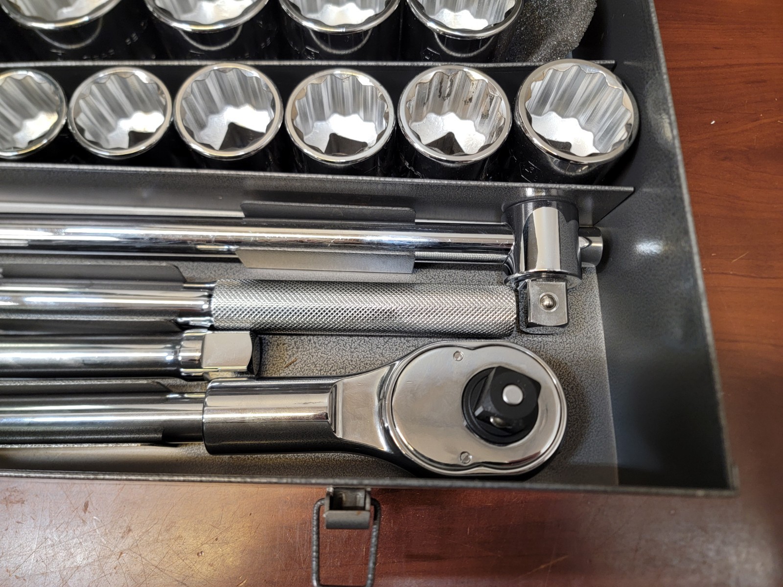 Gearwrench 80880 27 Piece 3/4″ Drive 12 Point Standard SAE Mechanics Tool Set