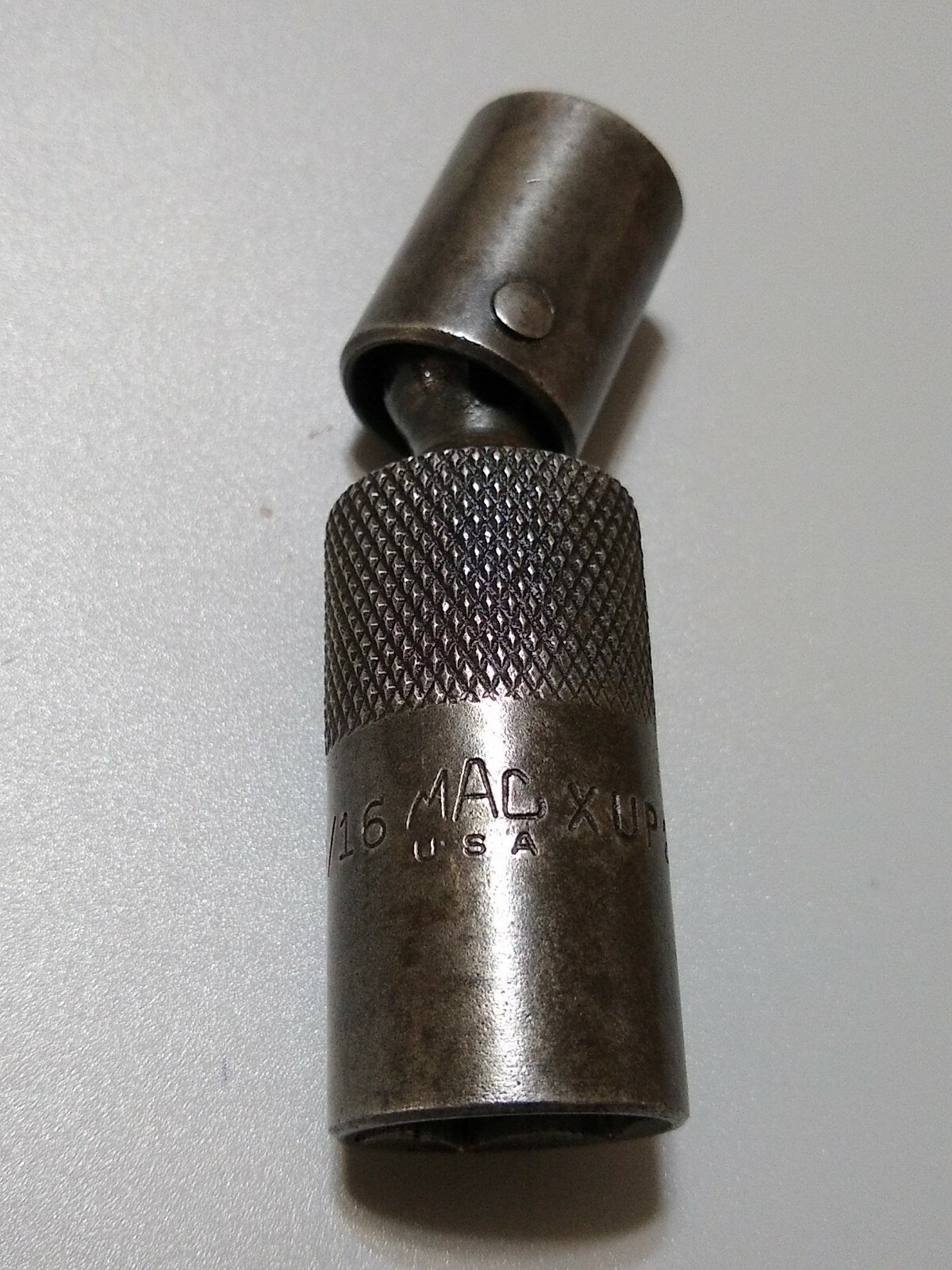MAC TOOLS XUP266DP, 3/8Dr. 13/16″ Spark Plug Impact Swivel Socket.
