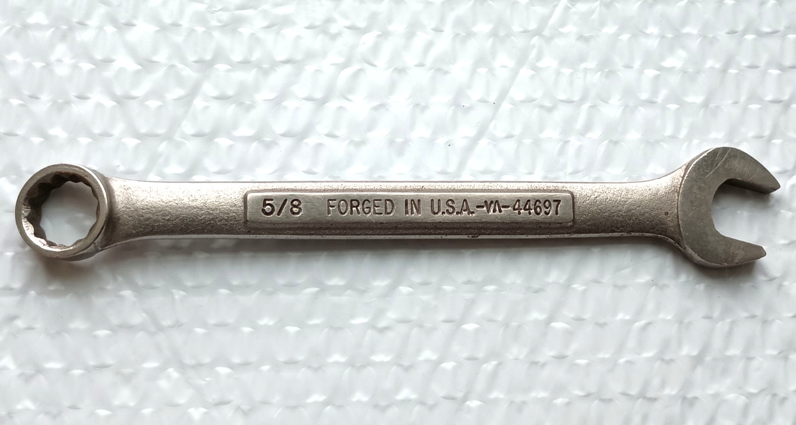 CRAFTSMAN TOOLS USA VV44697, 5/8″ COMBINATION WRENCH, 7.75″ LONG, 12 POINT.