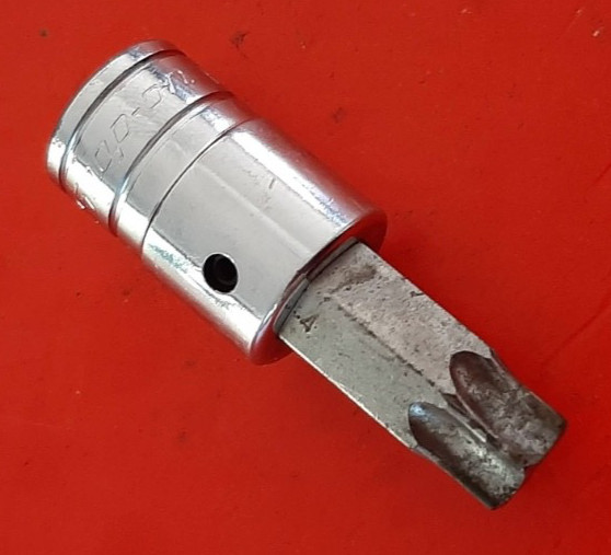 Snap-on Tool USA 3/8″ Drive T55 FTX55 Torx Chrome Bit Socket Driver