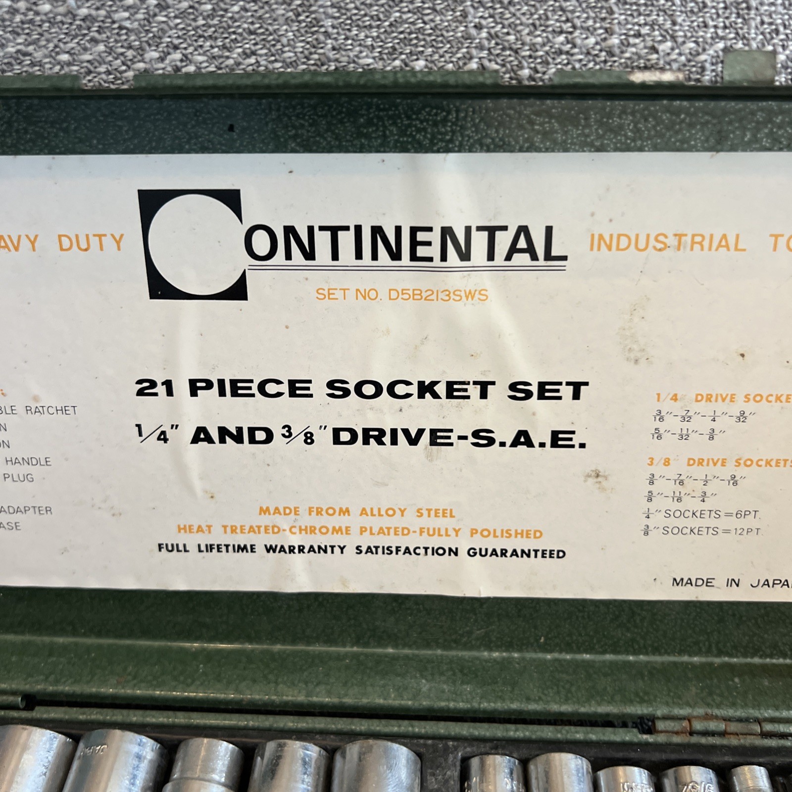 Vintage Continental 21 Piece Socket Set Tools Heavy Duty 1/4 And 3/8 Drive S.A.E