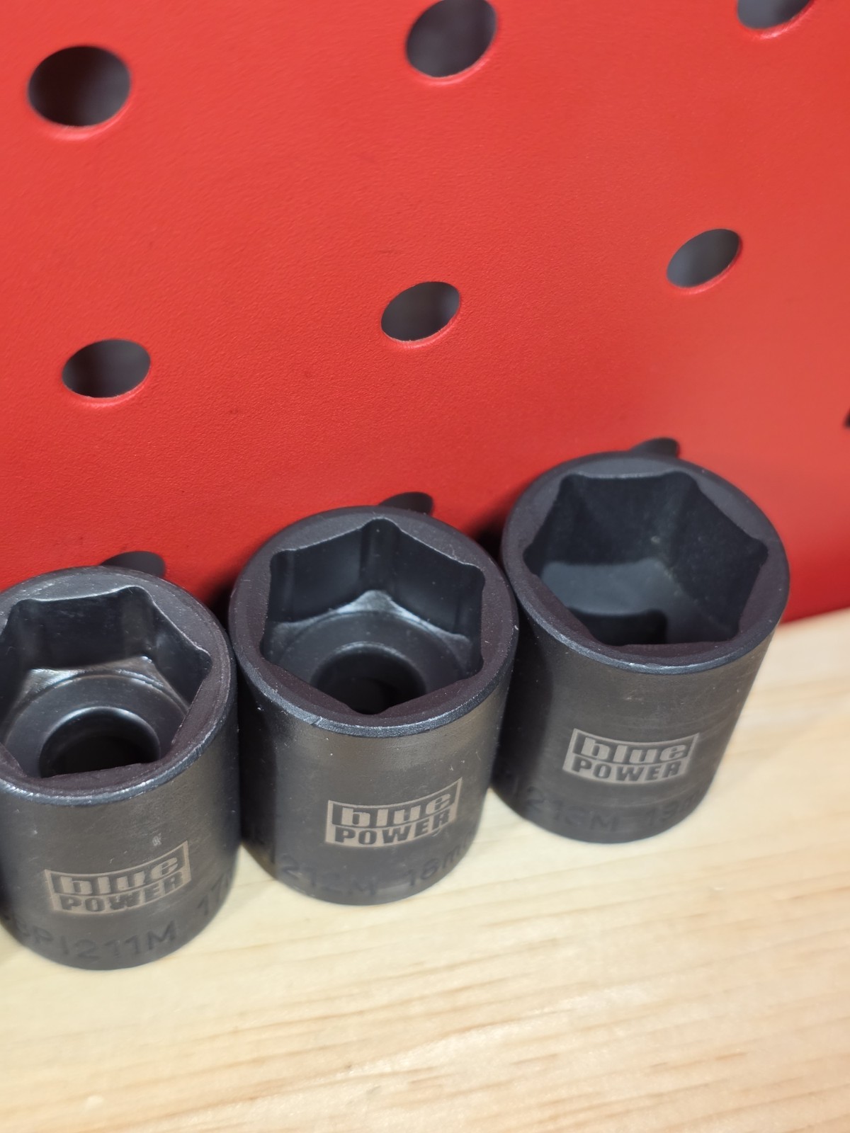 Cornwell Tools 7-19mm 13-Piece 3/8″ Drive 6-Point Metric Shallow Impact Set NICE