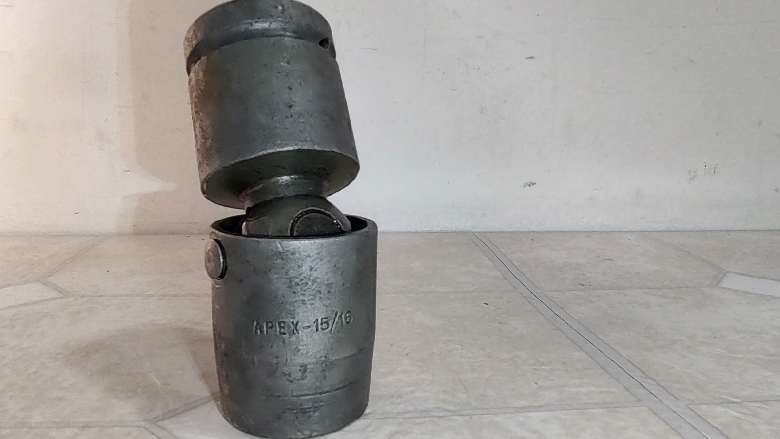 APEX Dayton 3/4″ Drive 15/16″ 6-Point Impact Swivel Socket