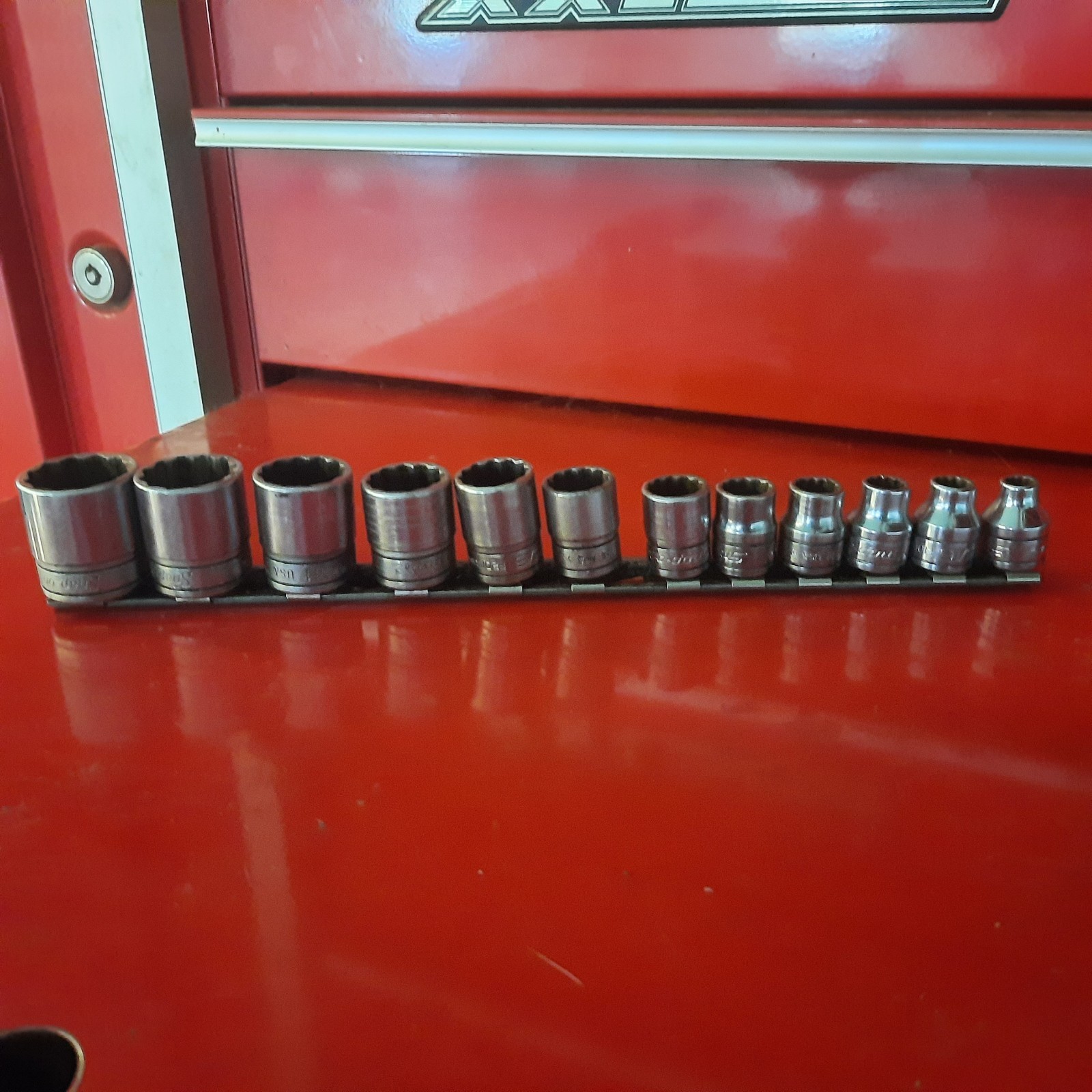 Snap-On 12 Pt 3/8 Dr. 7/8” – 1/4” F281 – F081 Shallow Sockets 12 Pcs Set