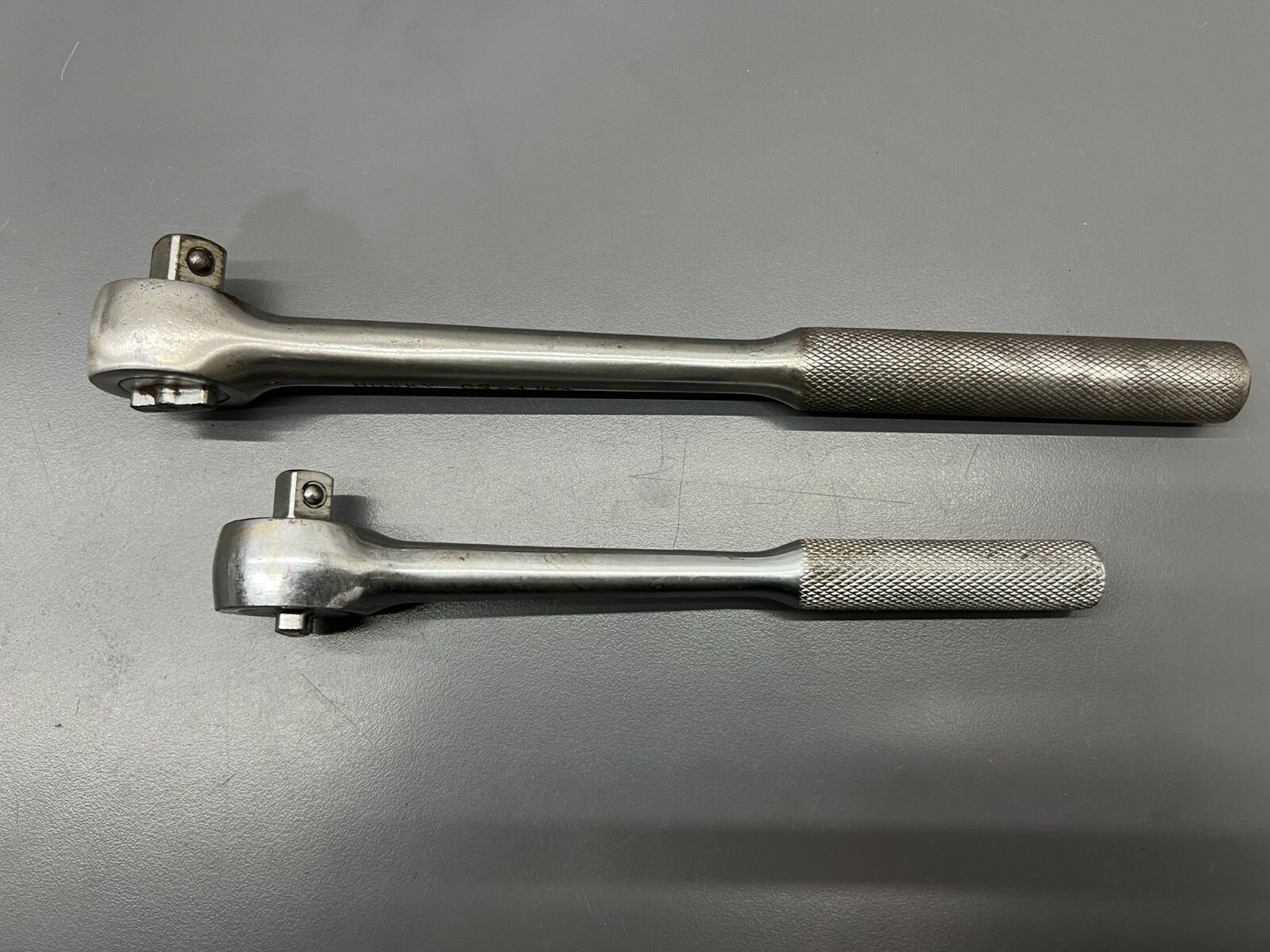 (X) VINTAGE HUSKY CB 43 & CS 43 1/2″ & 3/8″ DRIVE RATCHET SET JUST SVCD VGC USA