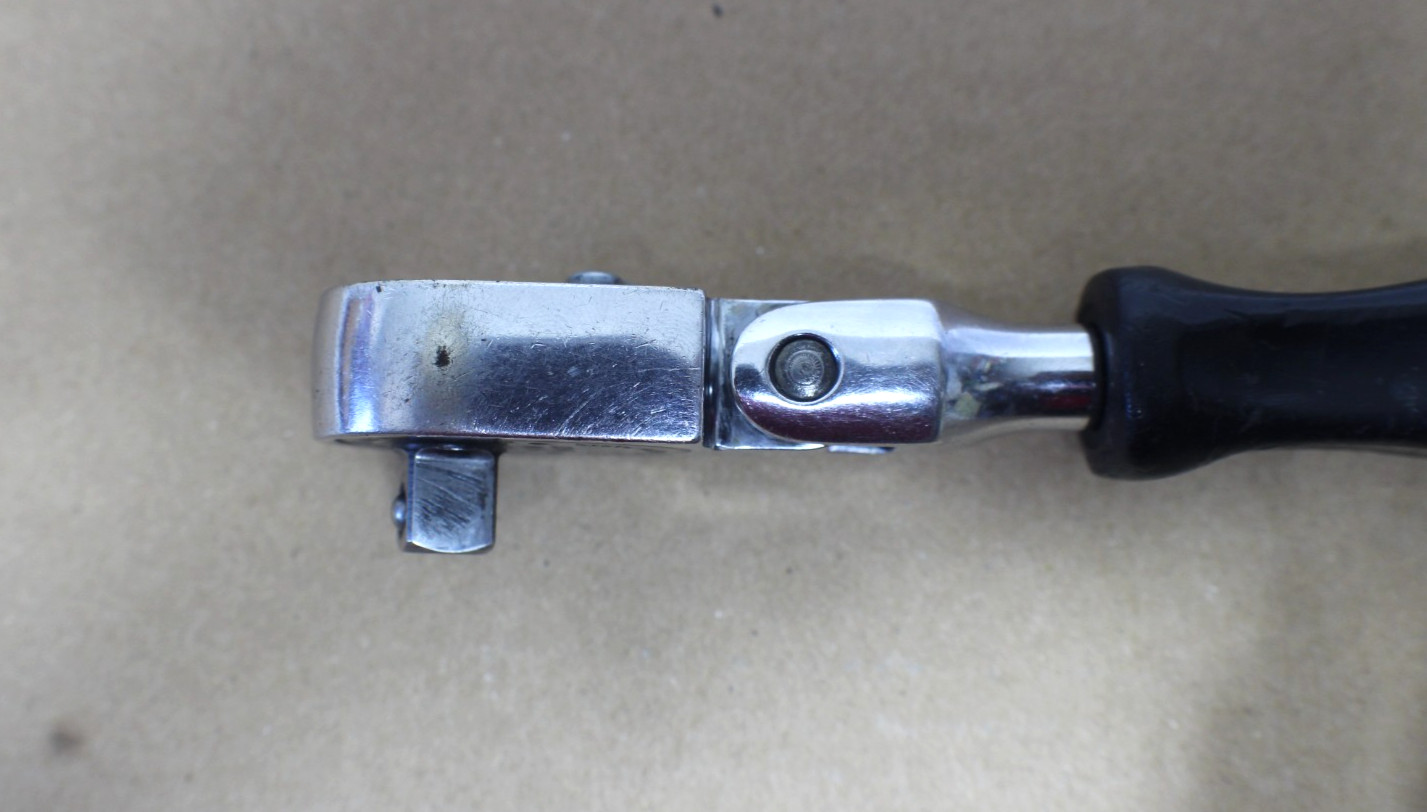 SNAP-ON MODEL FK835 (3/8″ DRIVE) FLEX-HEAD RATCHET BLACK HARD HANDLE
