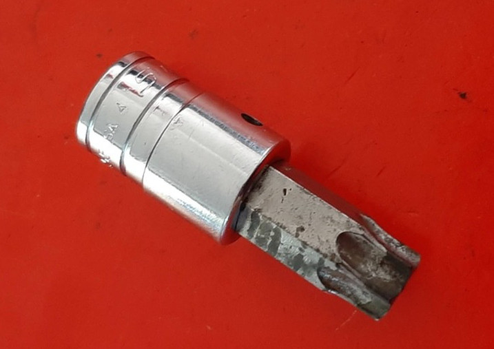 Snap-on Tool USA 3/8″ Drive T55 FTX55 Torx Chrome Bit Socket Driver