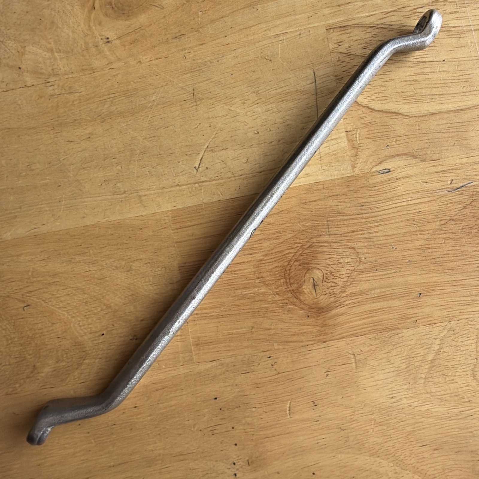 Lisle Tools 5/16″ x 3/8″ Brake Bleeder Double Box End Wrench 6 Point 10900