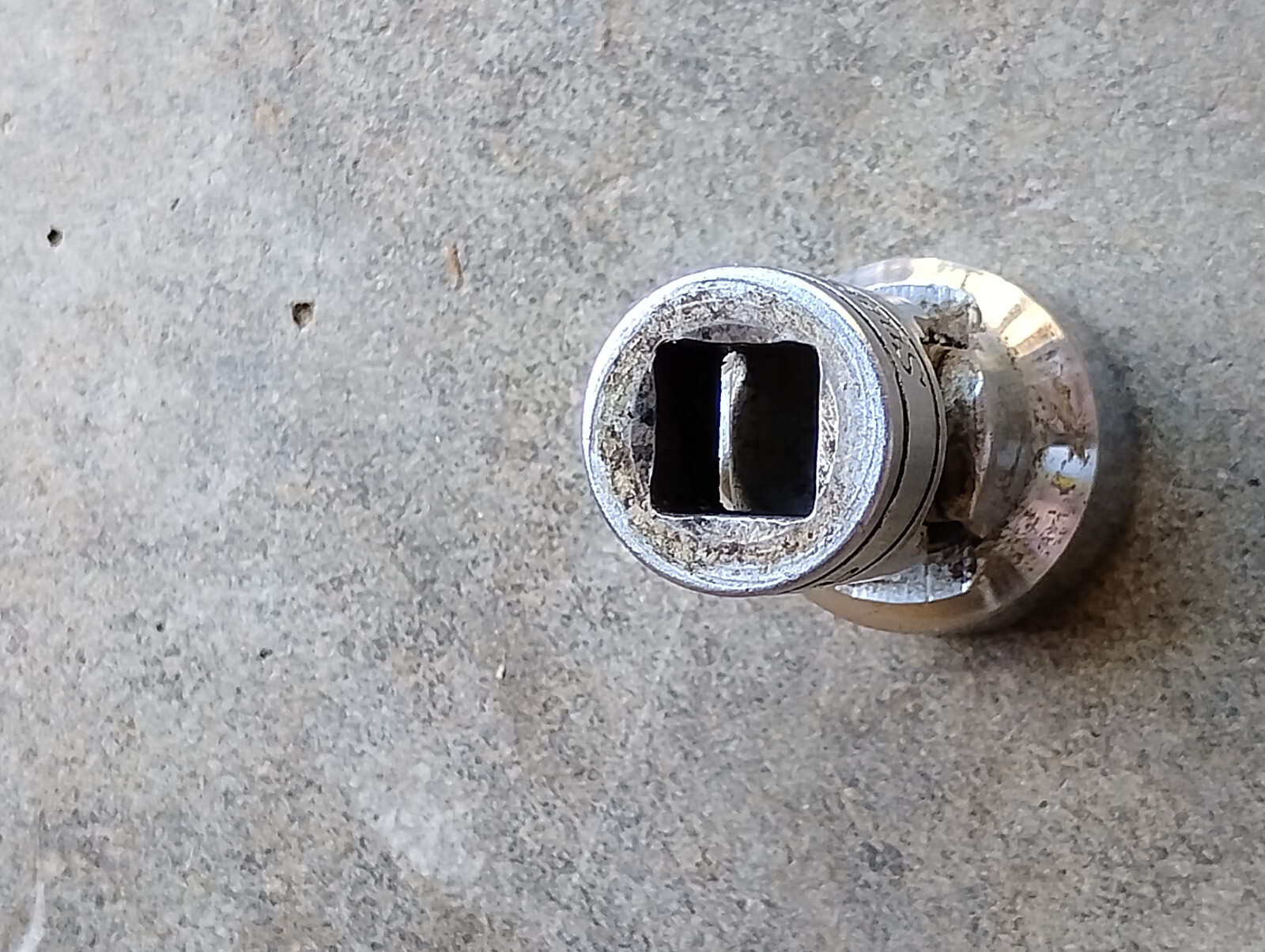 Snap-on Tools FS24 – 3/8″ Drive SAE 3/4″ 6 Point Universal Swivel Socket USA