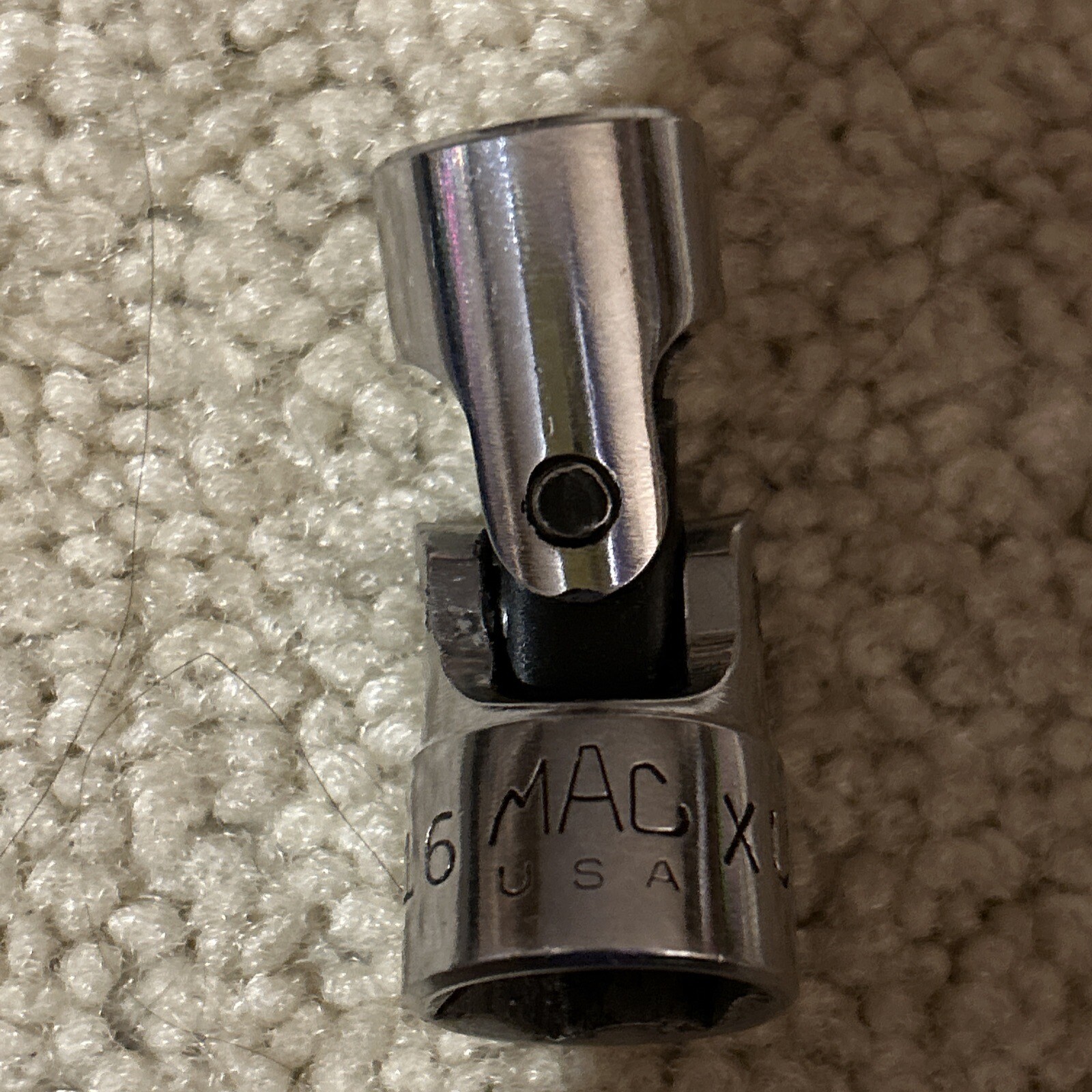Mac Tools 3/8 Drive 9/16 6PT Swivel Socket XU186