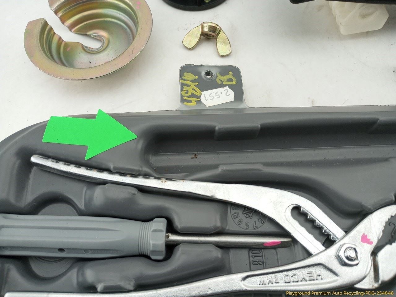 BMW 323i E46 Emergency Spare Tire Wheel Tool Kit Fits 1999-2006 99 00 01 02 03
