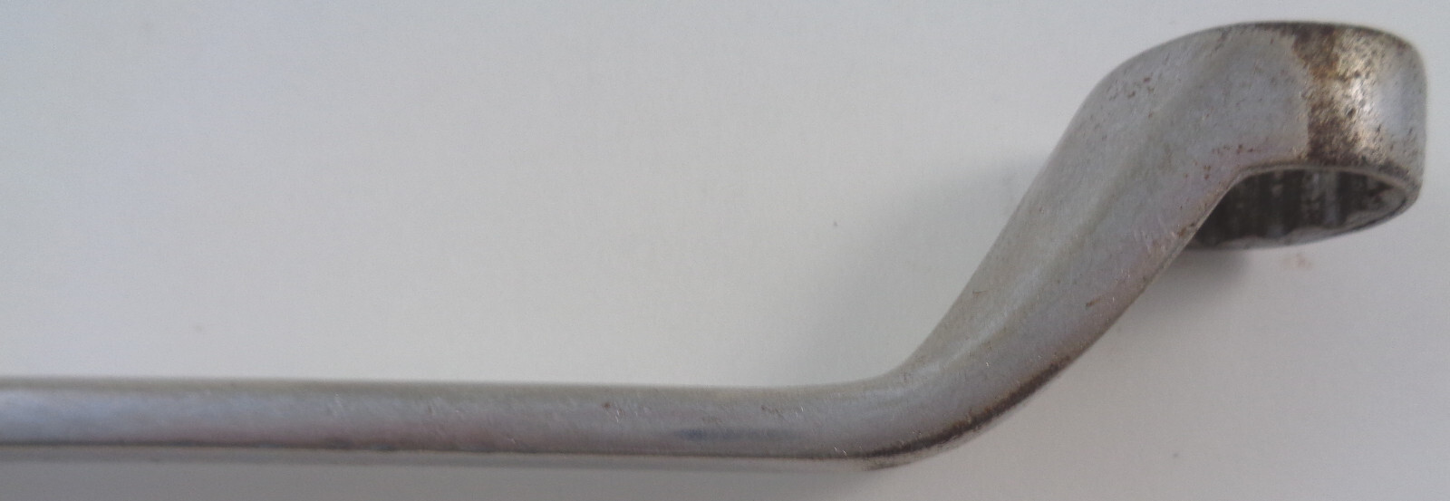Snap-on USA XOM1618 metric 16mm x 18mm 12 point deep 60° offset box wrench 1991