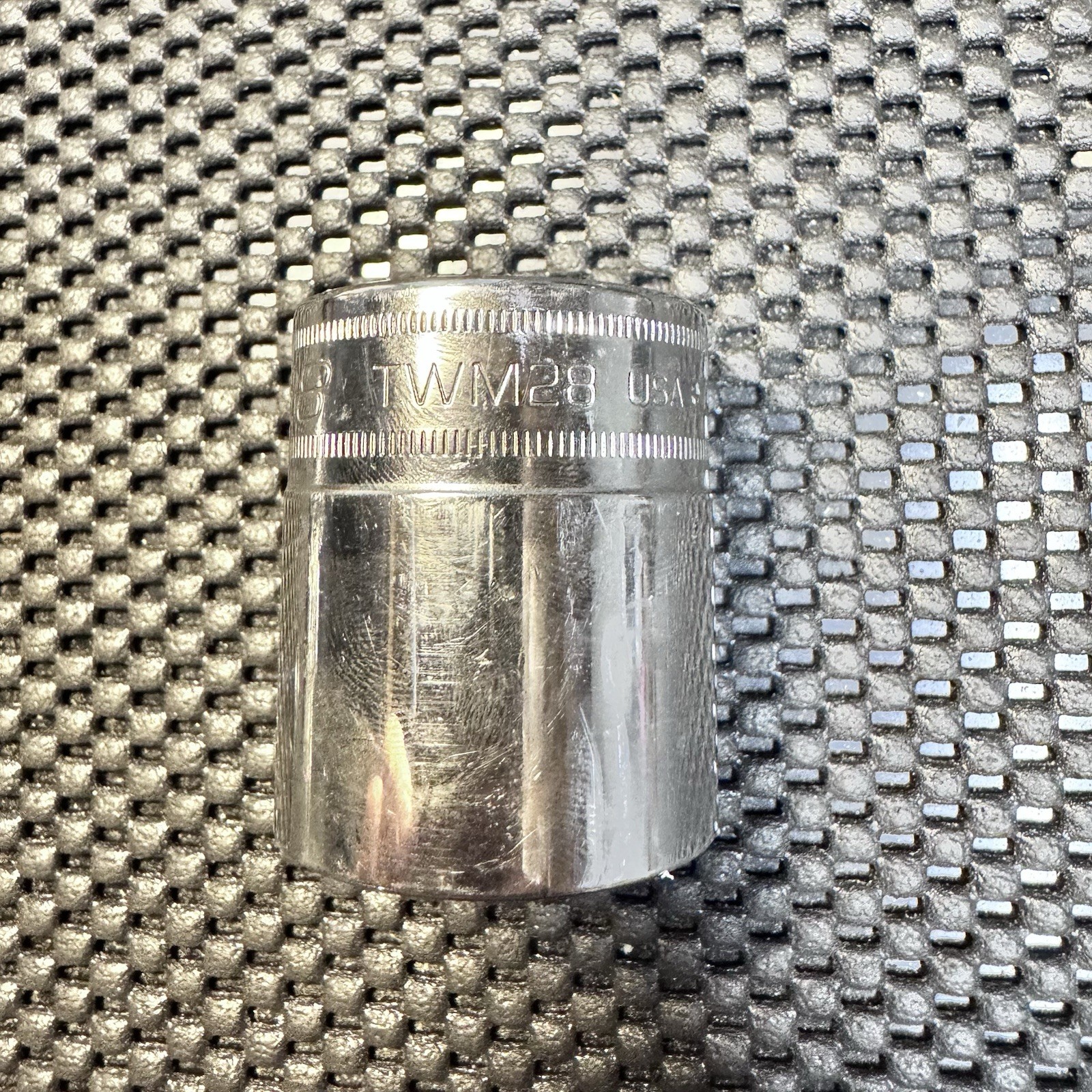 Snap-on Tools USA 1/2″ Drive 6-POINT Metric 28mm Shallow Socket TWM28