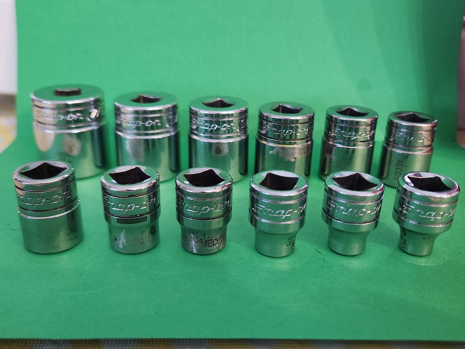 12pc. Snap On 211FY 3/8″ Dr. 12 Pt. Shallow SAE Socket Set 1/4″-7/8″