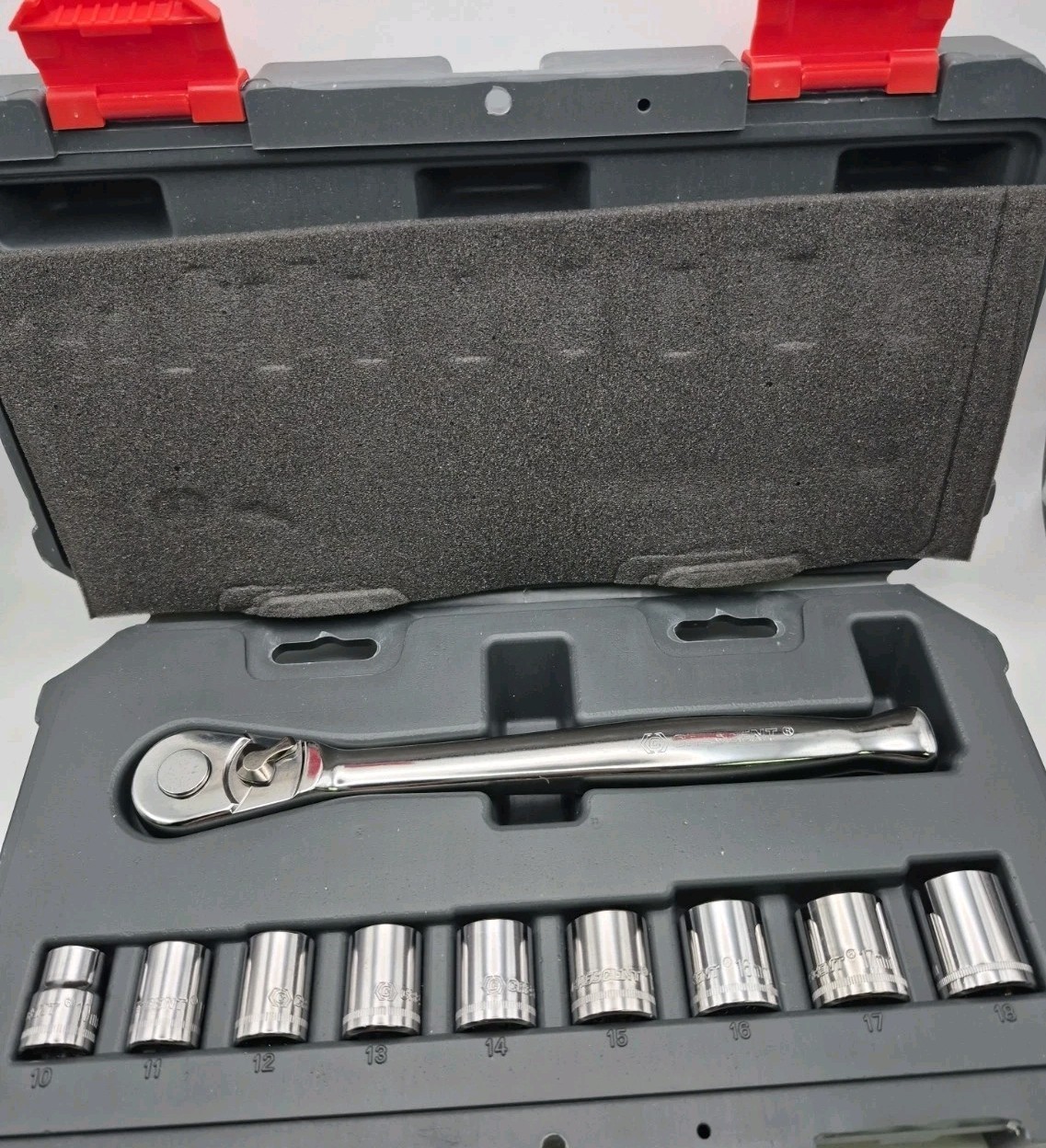 Crescent 3/8″ 11pc Metric Ratchet And Socket Set