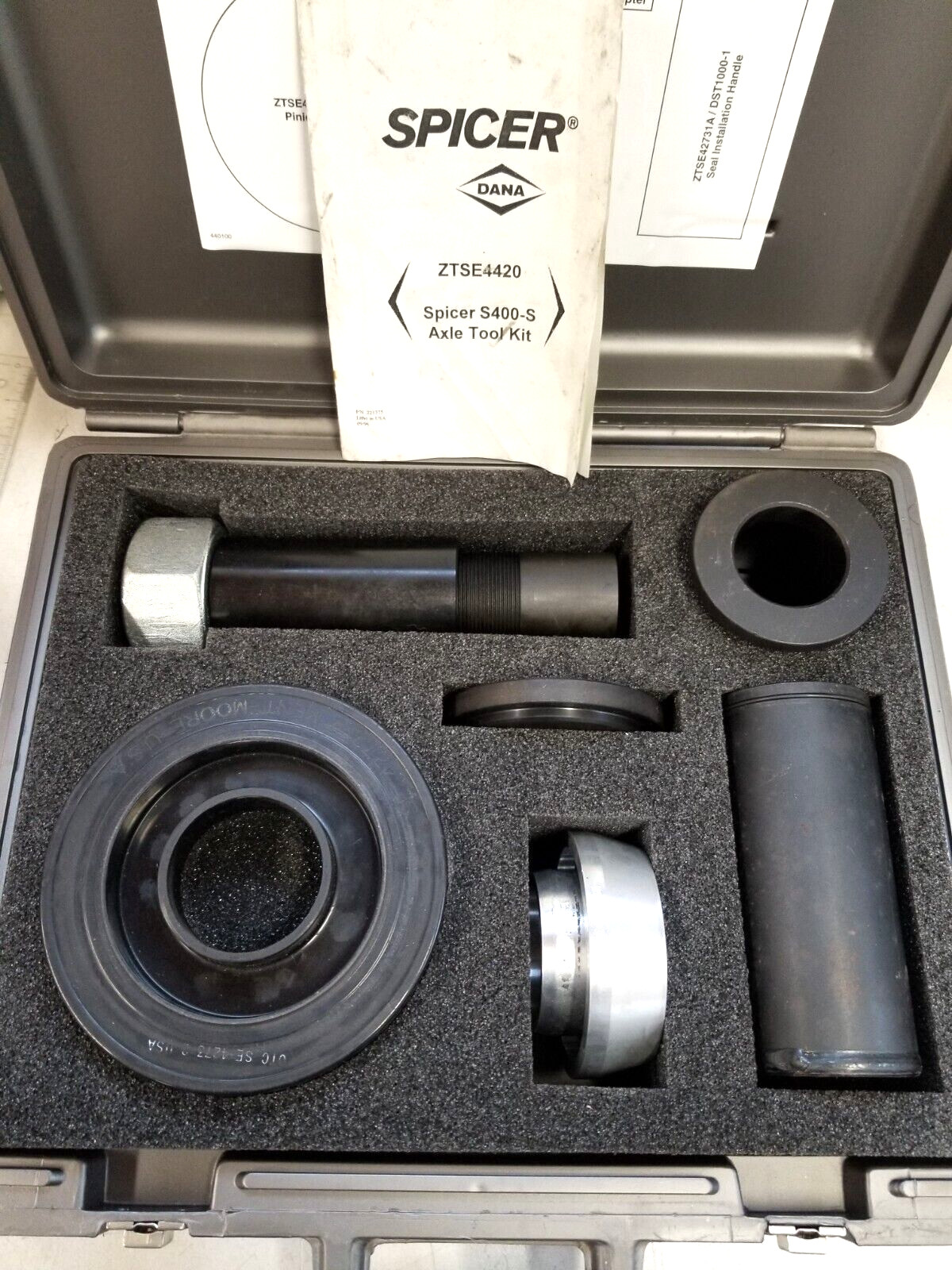 Navistar International Kent Moore ZTSE4420 Spicer S400 Axle Tool Kit