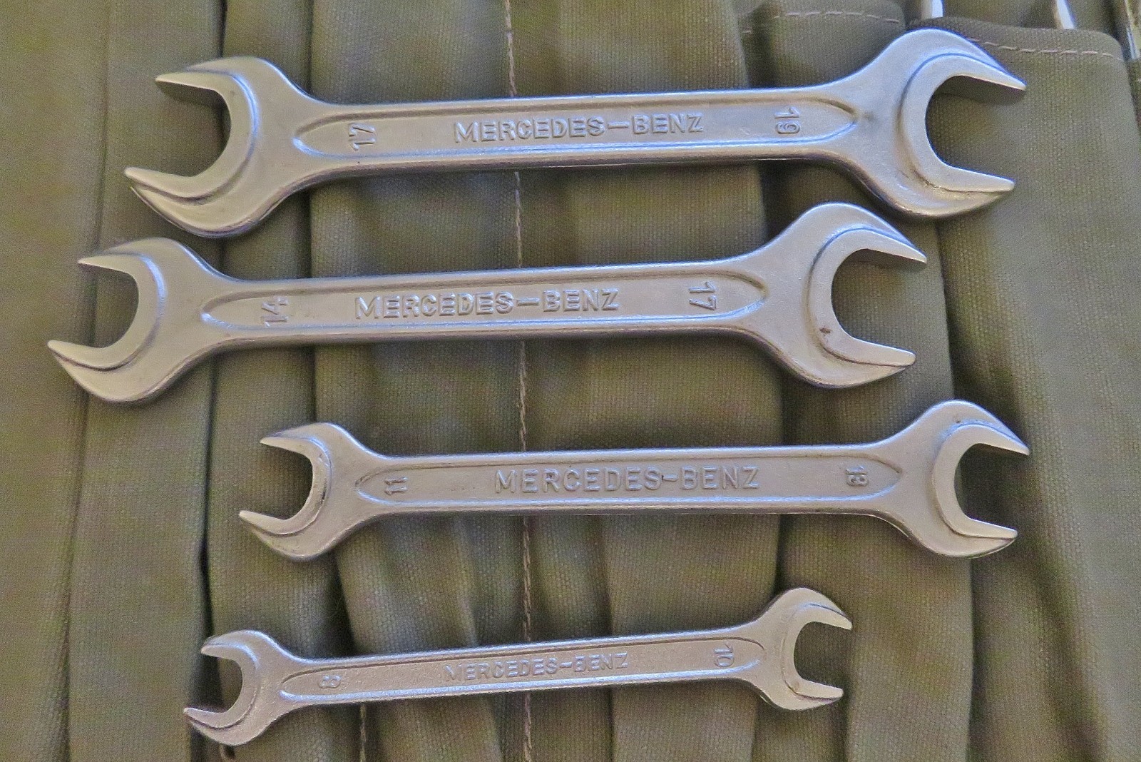 Mercedes OEM W113 230SL 250SL 280SL W111 ON BOARD TOOL KIT– ORIGINAL & COMPLETE