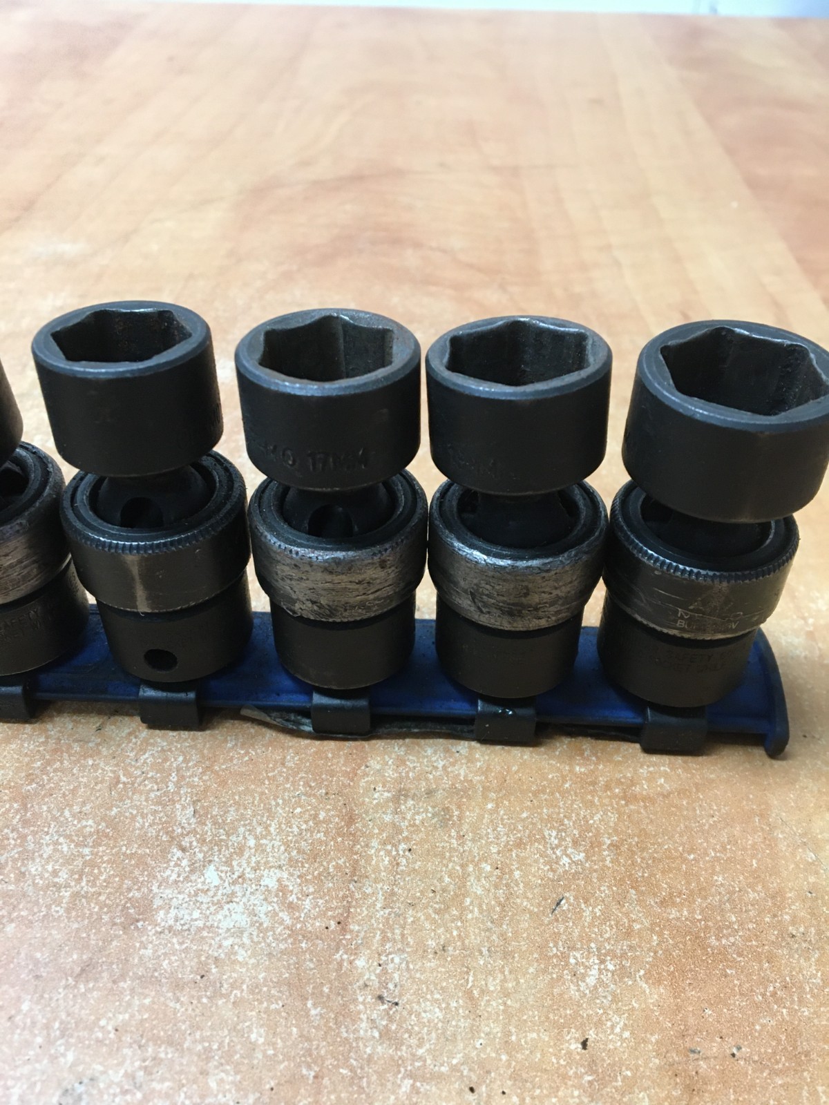 Matco Tools 10Pc Metric 3/8″ Dr Impact Swivel Socket Set 6PT 10-19mm SBUPM106V
