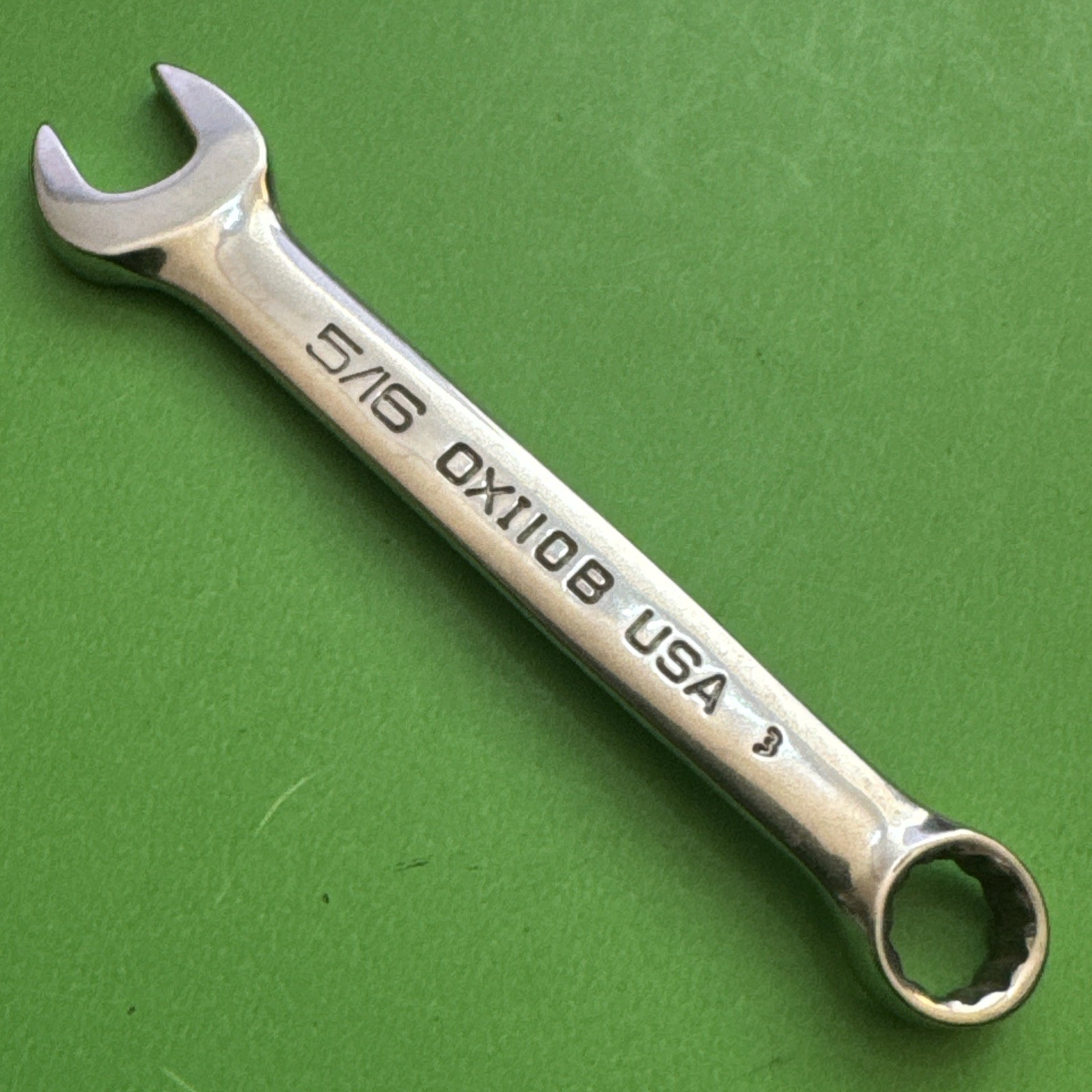 Snap-On USA 12-Point SAE Size 5/16″ Flank Drive Midget Combination Wrench OXI10B