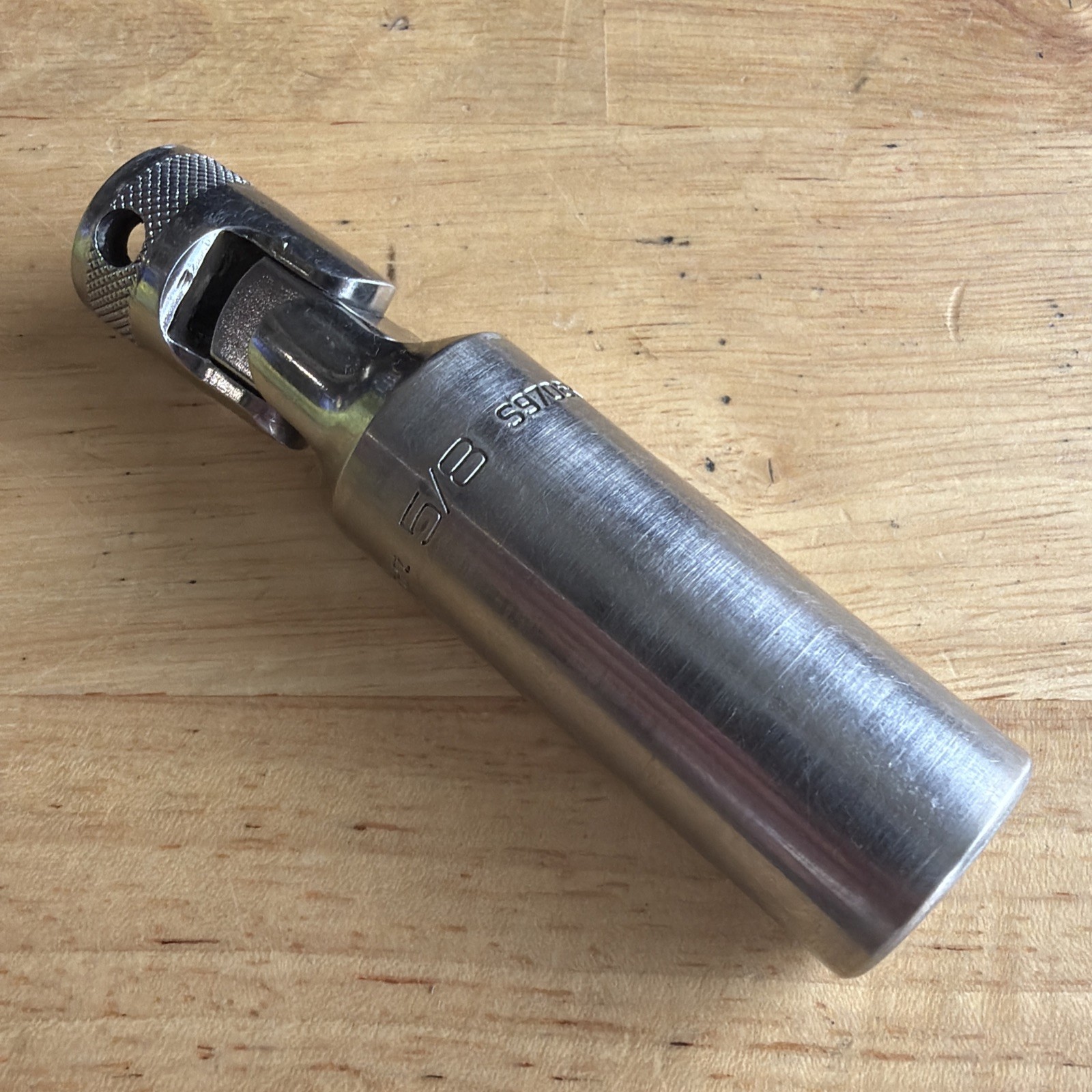 Snap On Tools 5/8″ Universal Swivel Spark Plug Socket 3/8″ Drive 6pt S9706KFUA