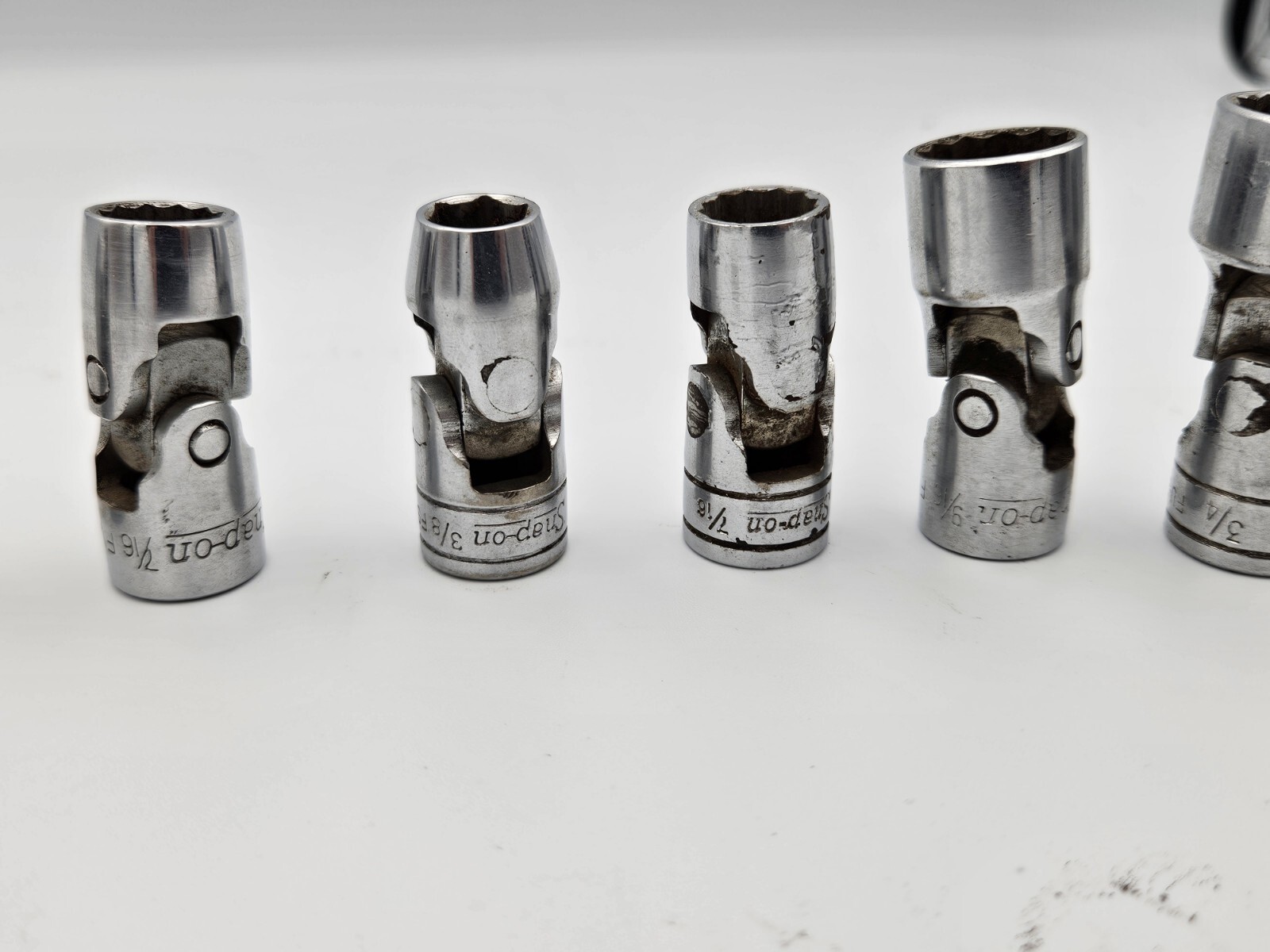 Snap-on 3/8″ Drive 8 Piece Swivel Mixed Socket Set 4 12pt, 3 6pt, 1 3/8″ to 3/8″