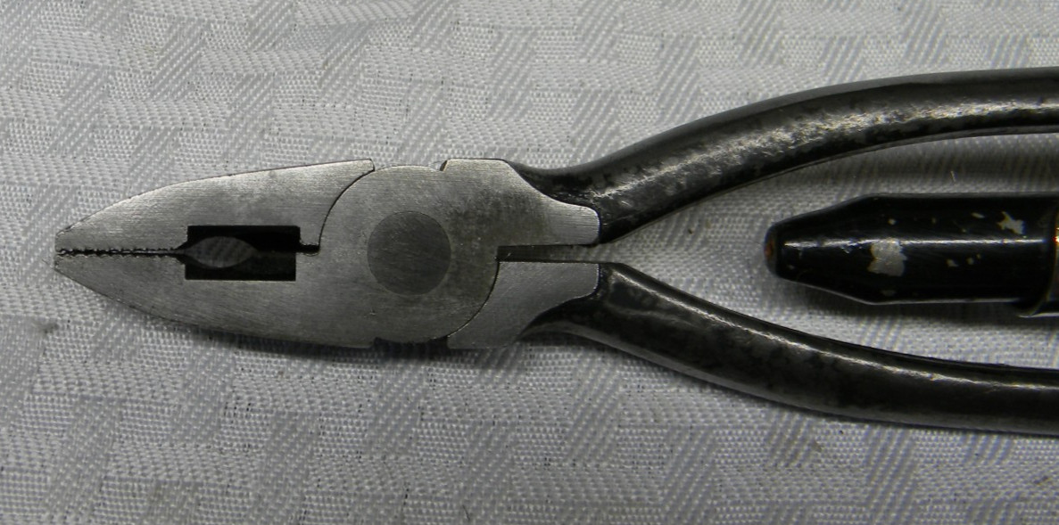 UNBRANDED 10-1/2″ LONG AIRCRAFT SAFETY WIRE TWISTER PLIERS