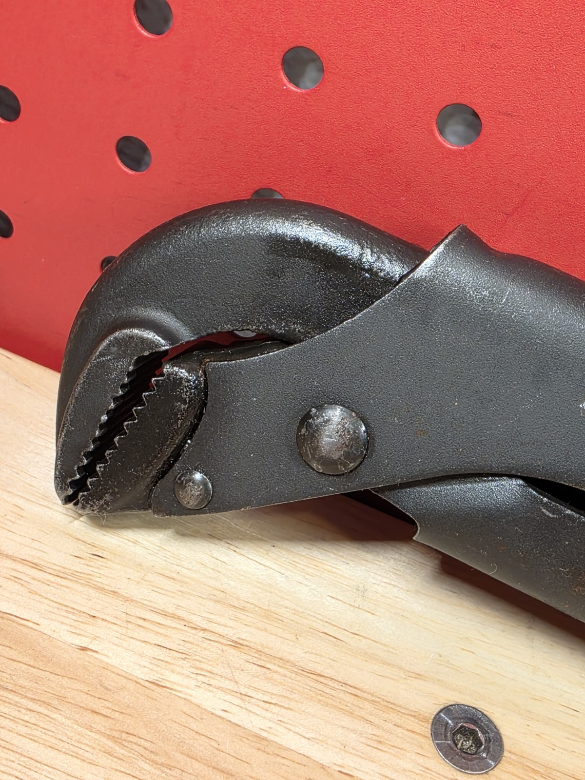 Snap-on Tools PWZ2 17″ RED Soft Grip Adjustable Pliers Wrench
