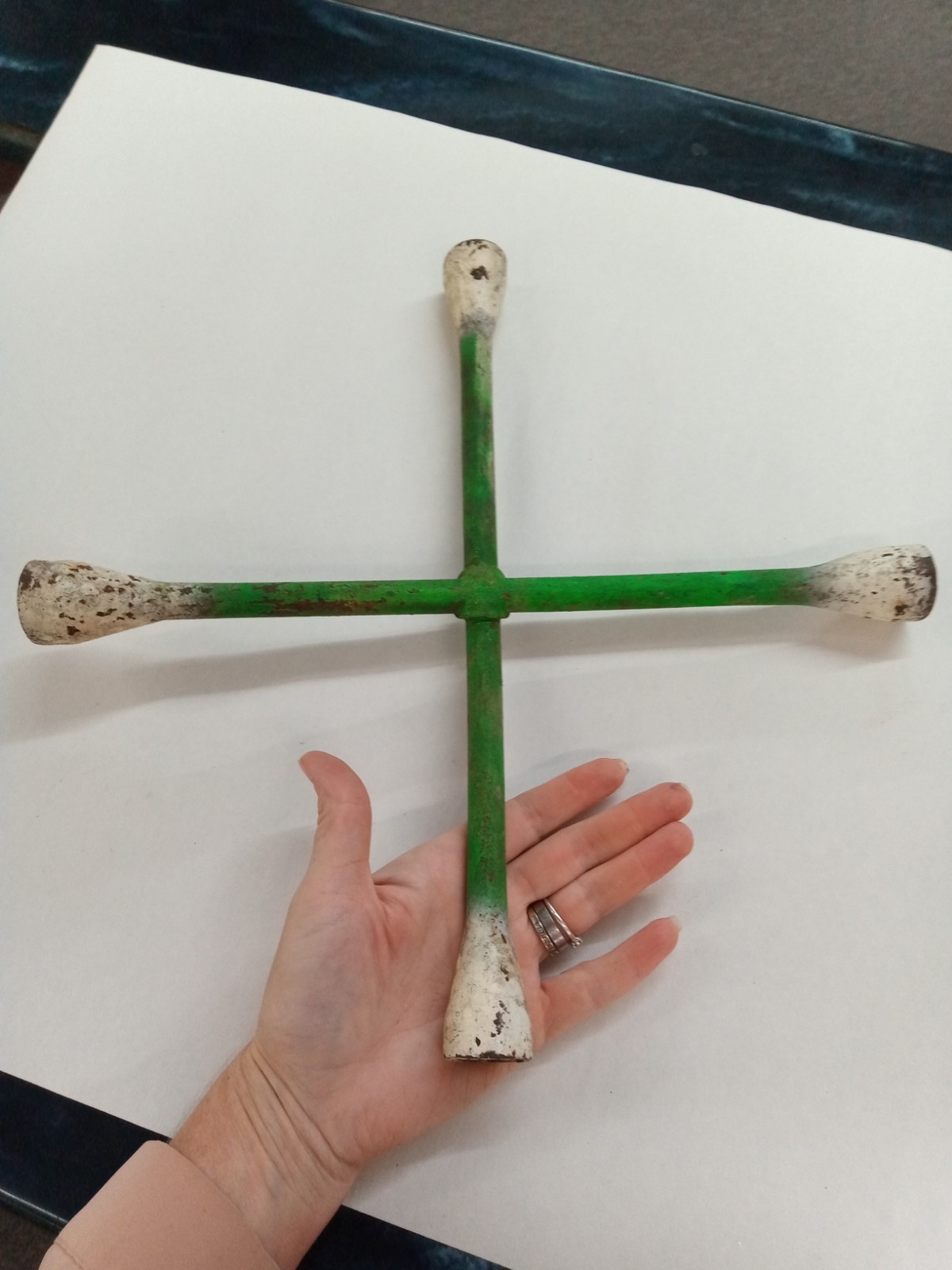 Vintage Unbranded 4-Way Lug Wrench Green & White