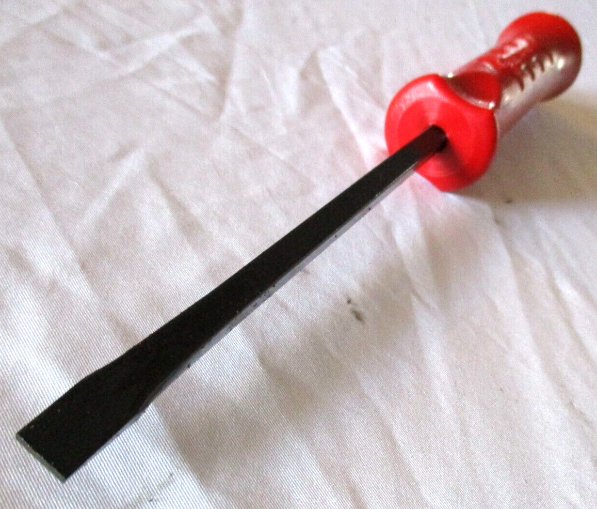 New Snap-on™ 10″ long Red Striking Prybar Straight Edge MPBS10R