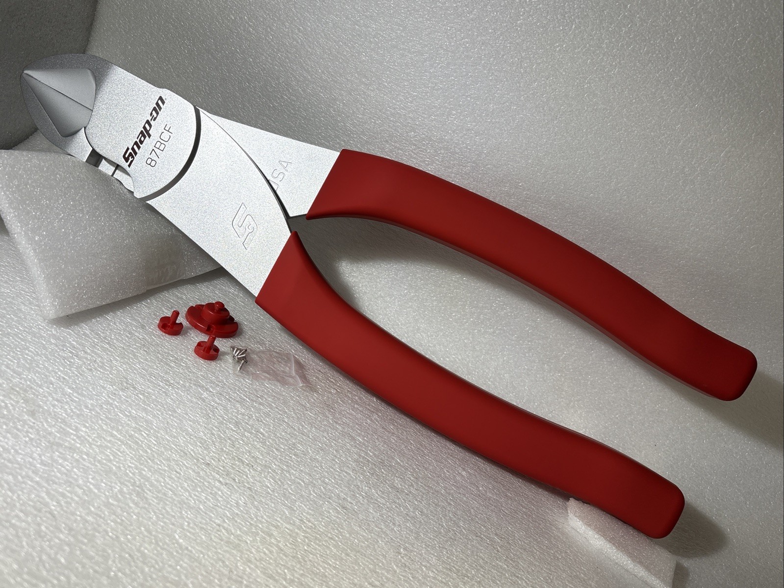New Snap-On Red Diagonal Cutter Pliers Giant Display Wall Mount