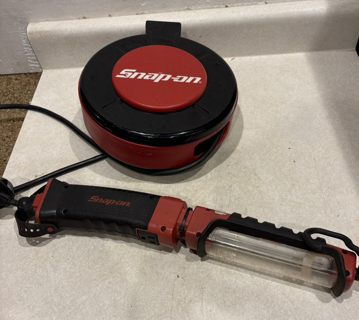 Snap-On Retractable Shop Drop Light Stick Wand w/30’ Cord Reel R2-KB2FLS