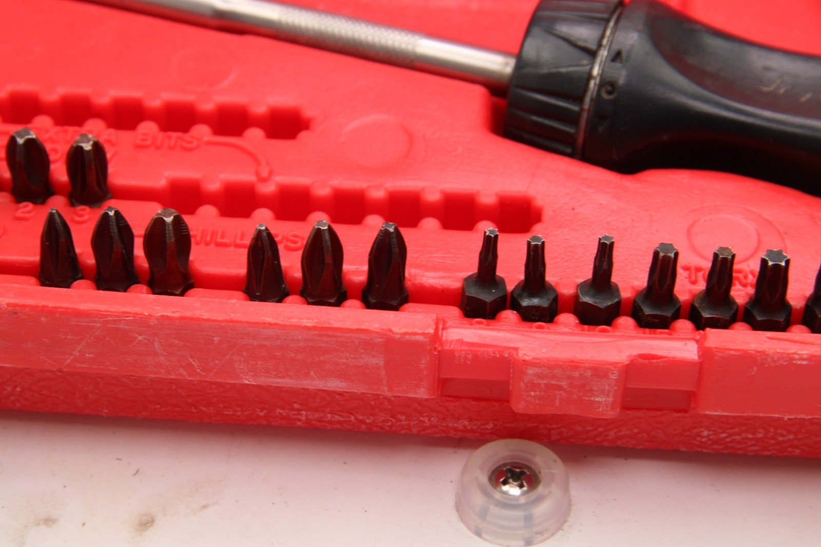 Snap On SSDMR220 22 Piece Ratcheting Screwdriver Set w/Red Case USA