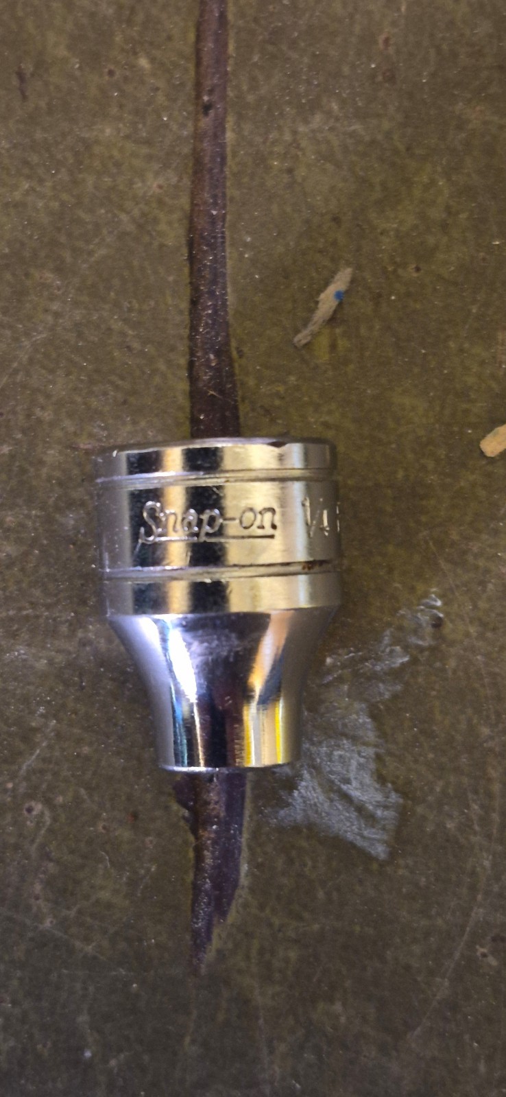 Snap-on F081 3/8″ drive 12-point SAE 1/4″ Flank drive shallow socket