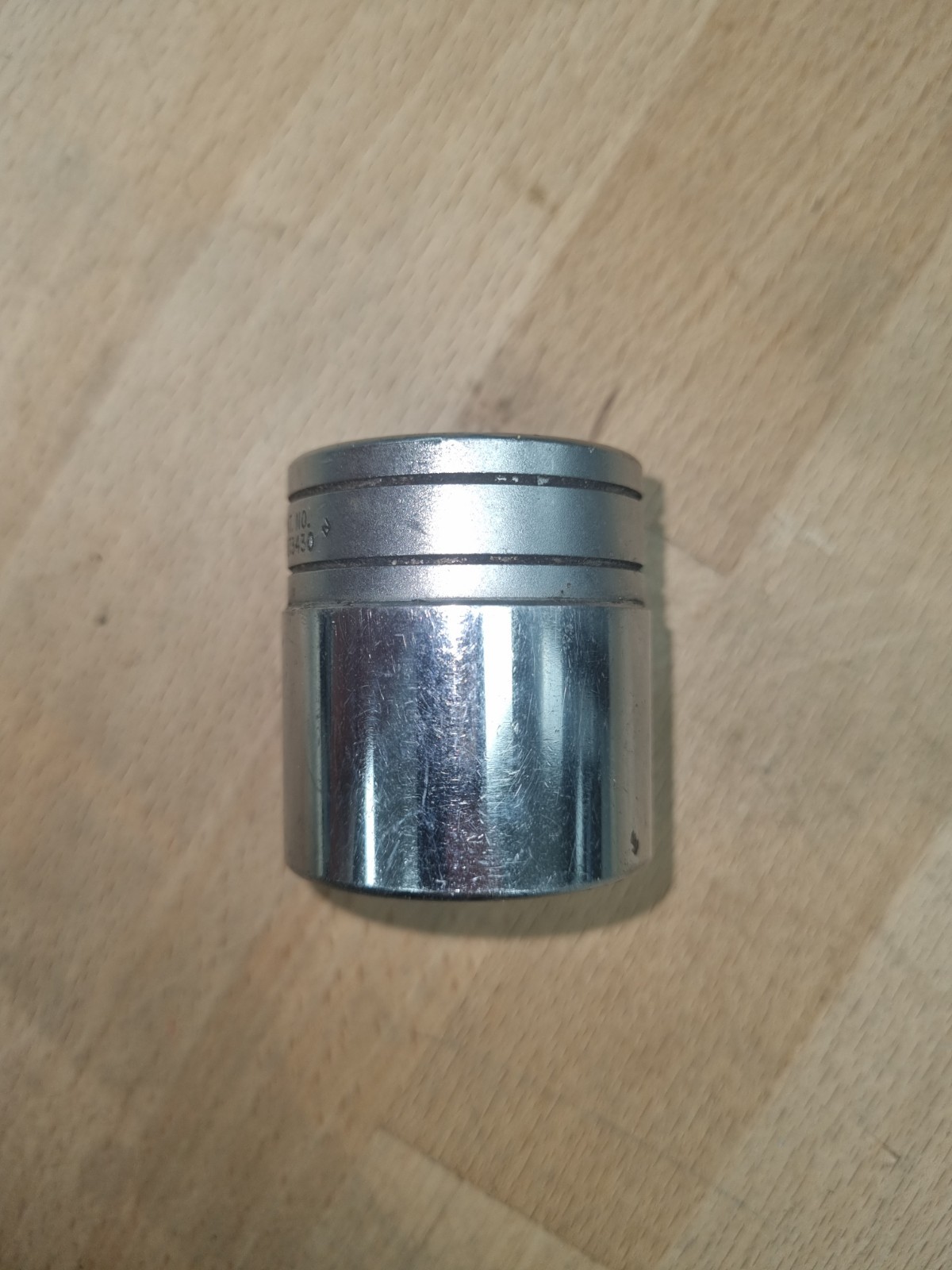 Snap-on SW381 1/2″ Drive 12 Point 1-3/16″ Shallow Socket Tool