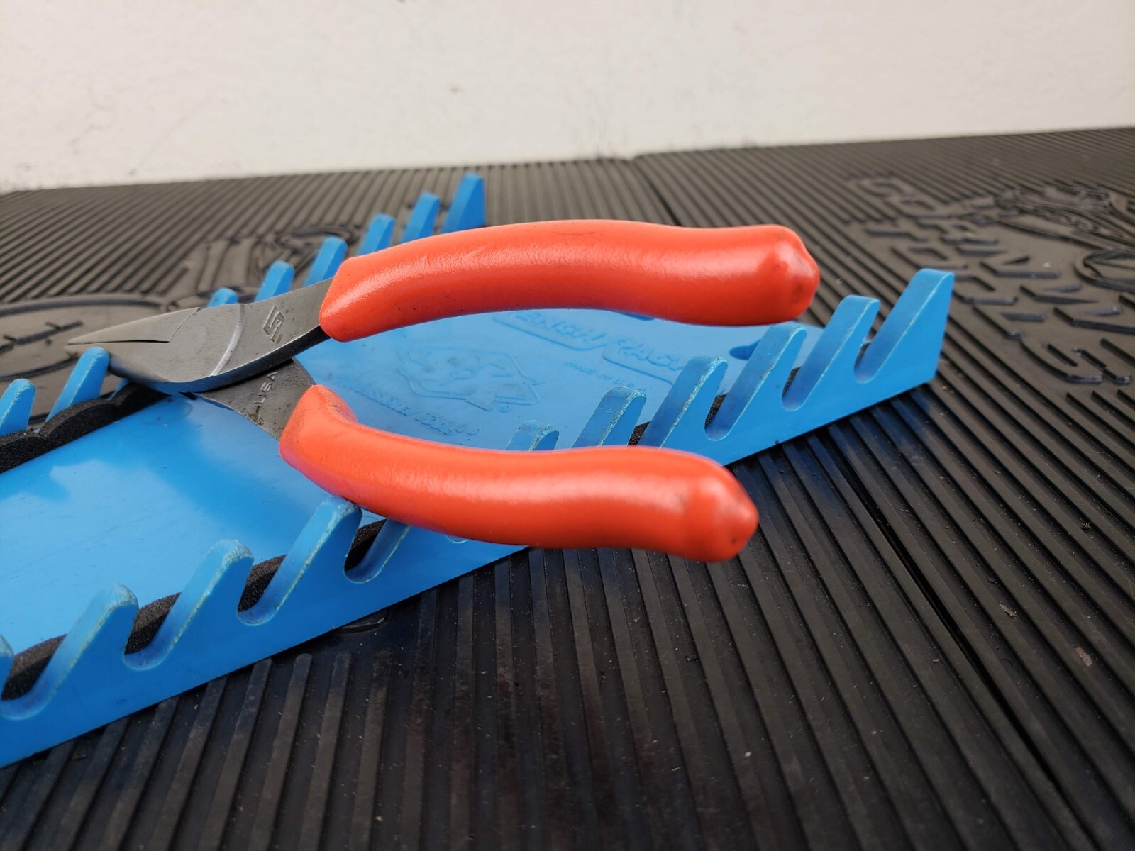 #be486 Snap On 96ACF – Talon Grip™ ORANGE NEEDLE Nose Pliers