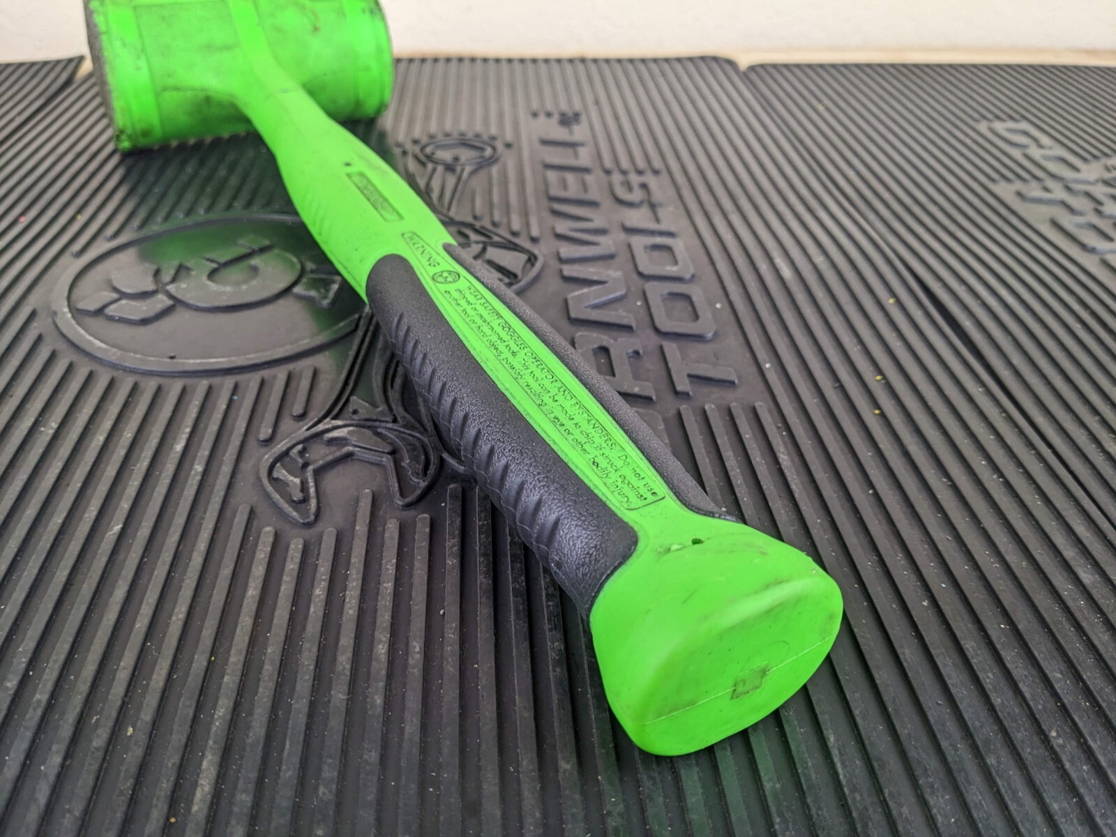 #as285 Snap-On HBFE48 Dead Blow 48-Ounce Soft Grip Hammer Green