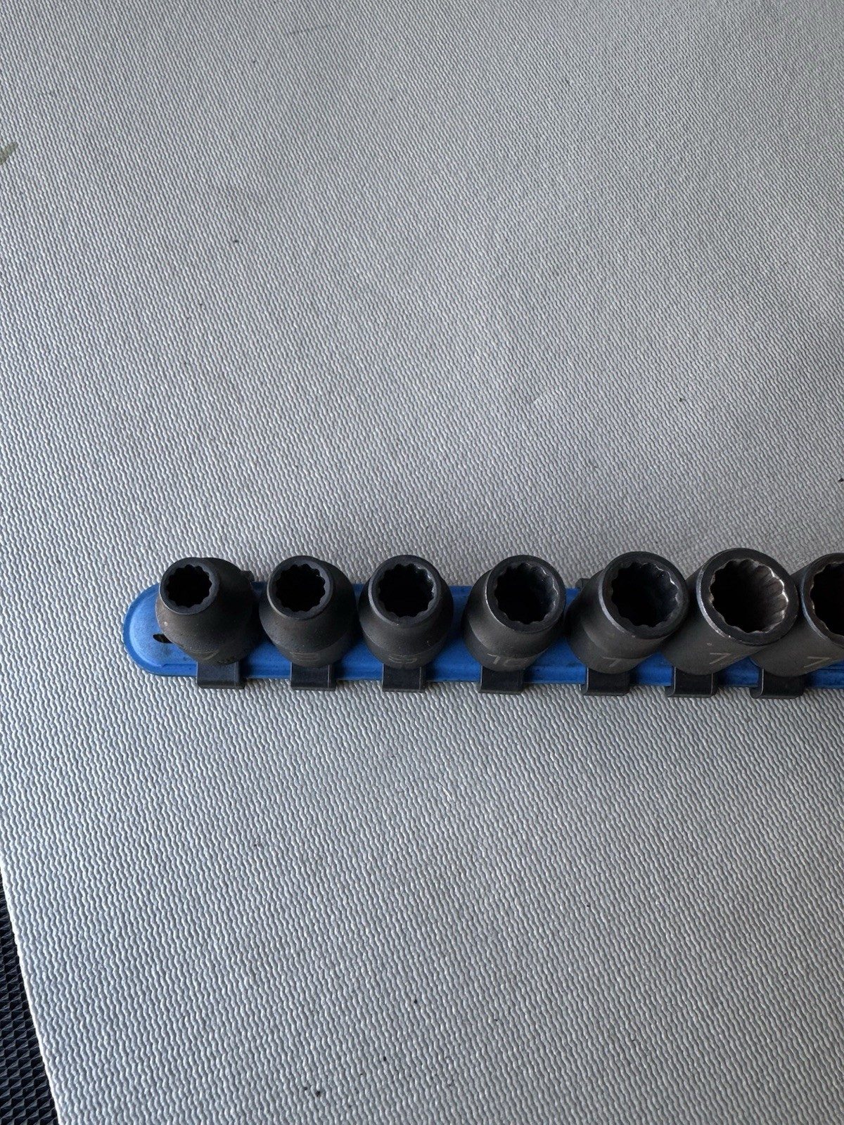 Matco Tools Adv SBPM132V 7-19mm 3/8″ Drive Shallow 12-Point Impact Socket Set