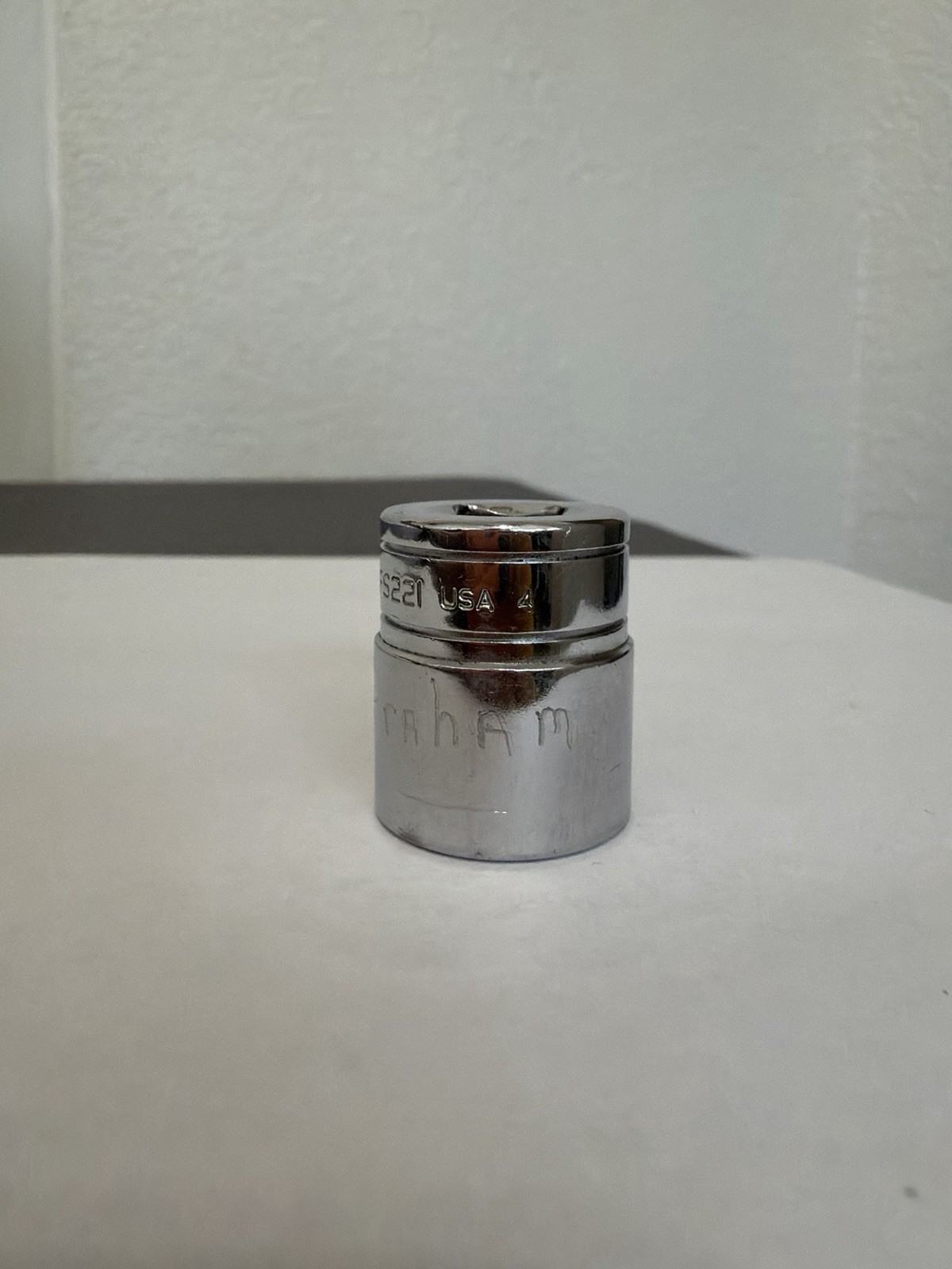Snap On Tools 11/16″ Shallow Socket 3/8″ Drive 6 Point FS221 Made in USA