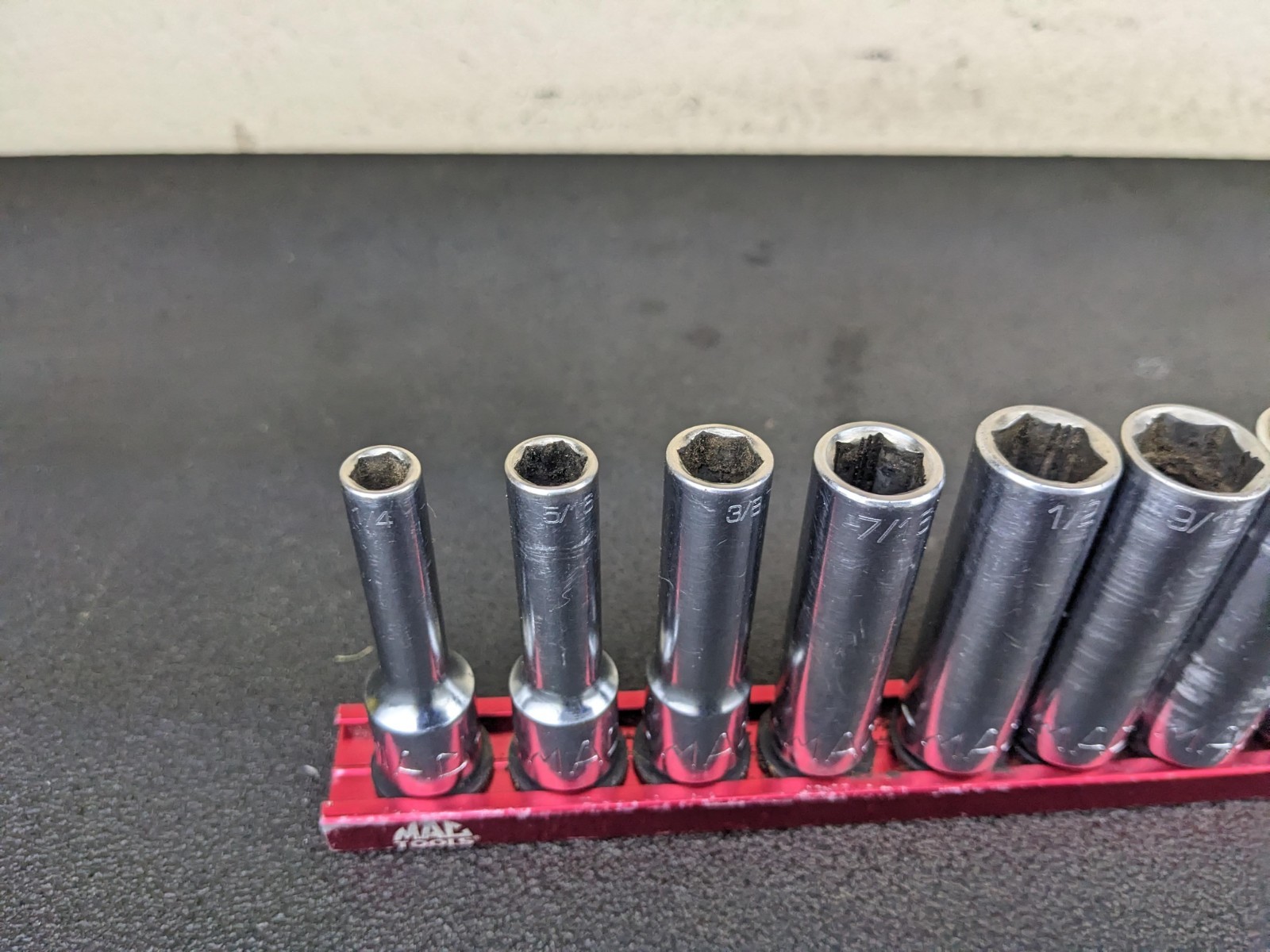 #bo811 Mac Tools SXD126RBRT 12pc 3/8″ Drive Deep SAE RBRT Socket Set 1/4″-15/16″